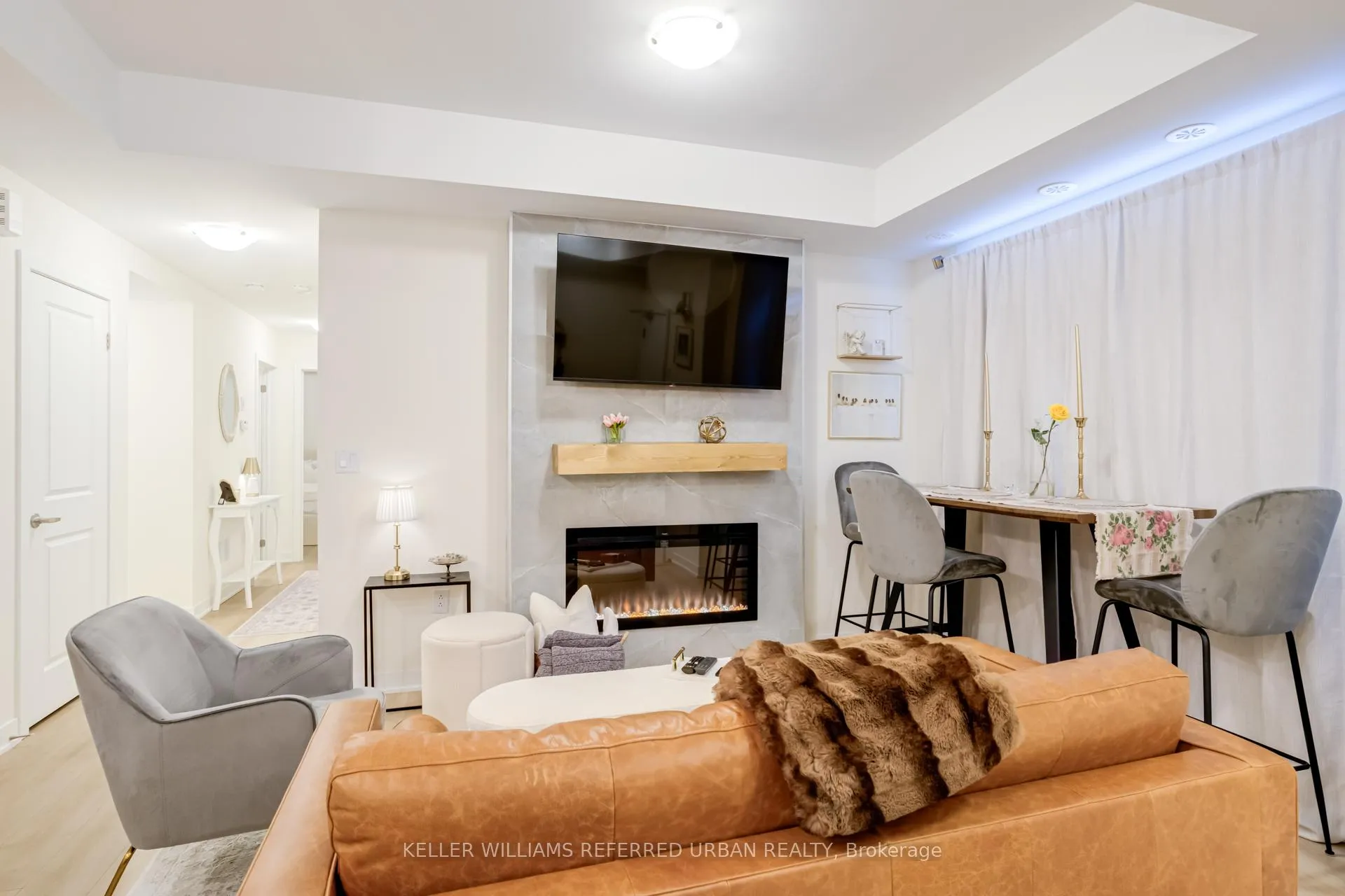 Photo 4 of Unit 1413, 1695 Dersan Street, Pickering, Duffin Heights — HOMEH