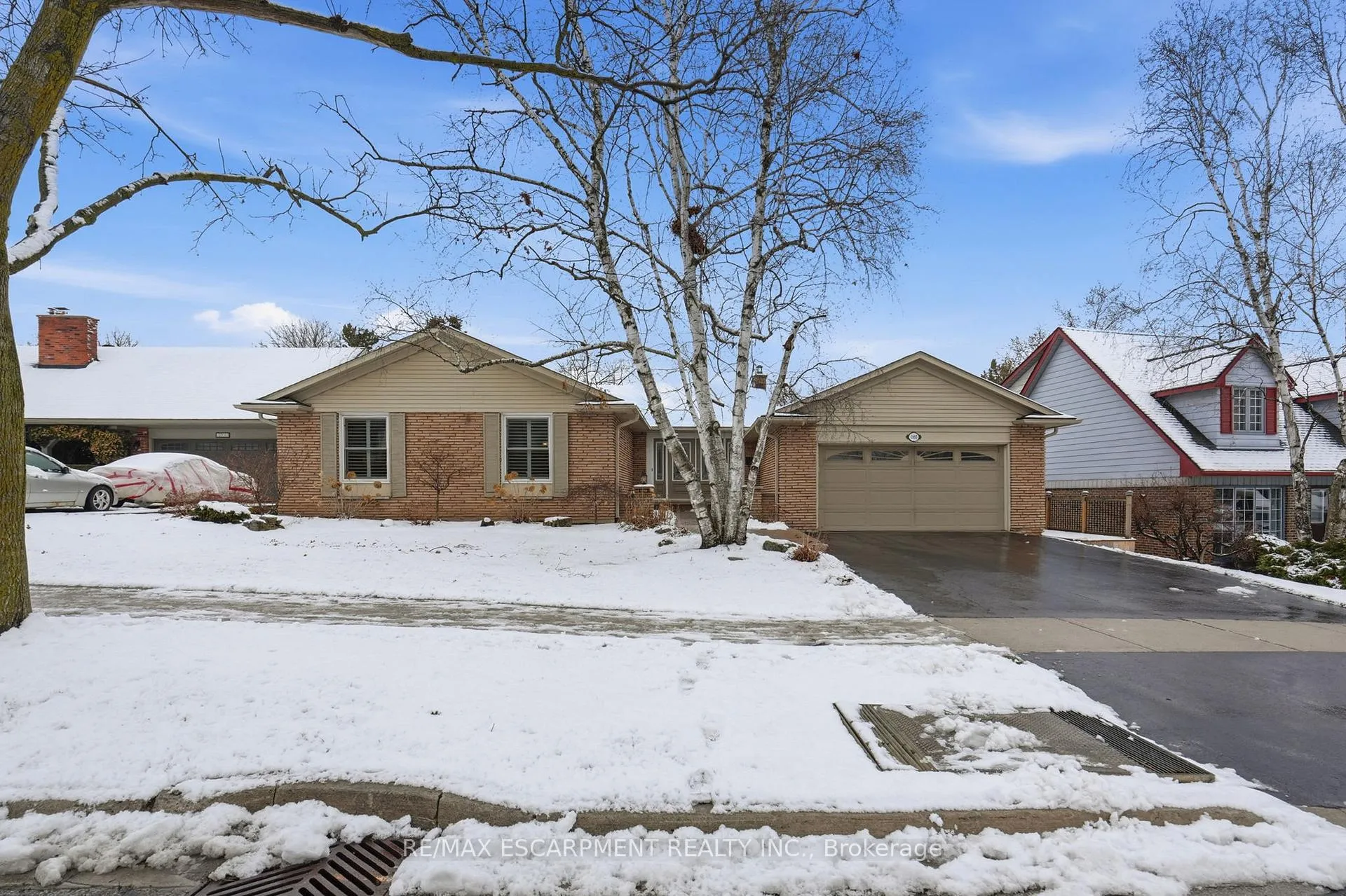 Photo 1 of 1995 Kerns Road, Burlington, Tyandaga — HOMEH