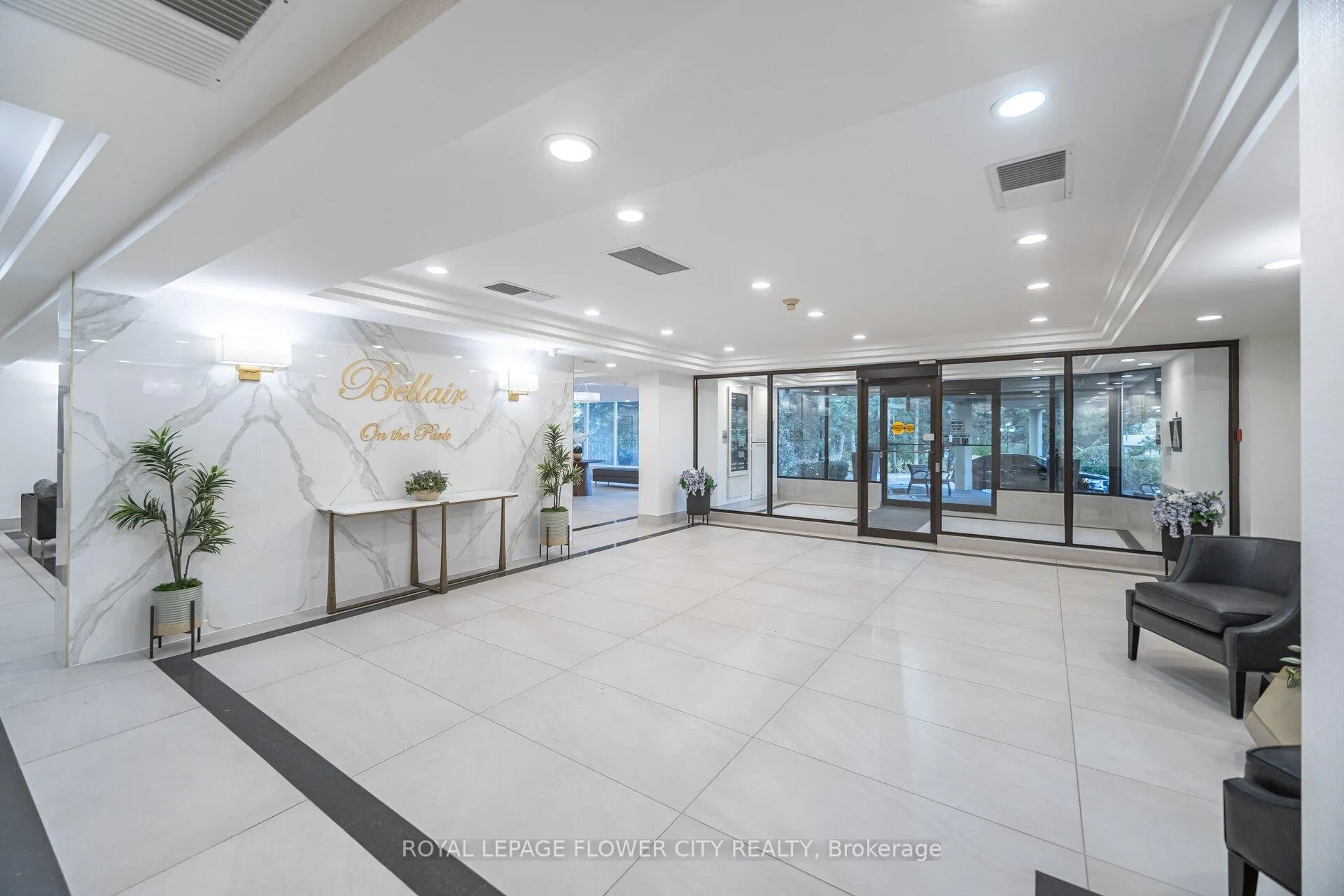 Photo 3 of Unit 2103, 22 Hanover Road, Brampton, Queen Street Corridor — HOMEH
