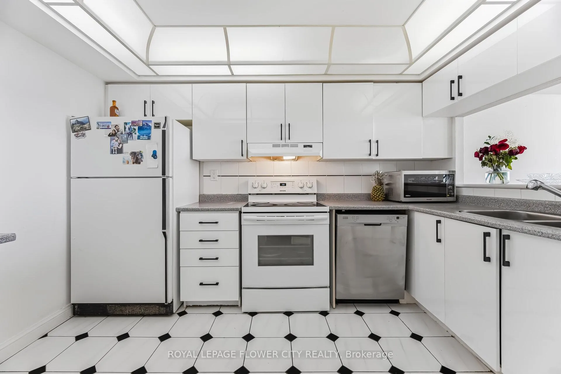 Photo 8 of Unit 2103, 22 Hanover Road, Brampton, Queen Street Corridor — HOMEH