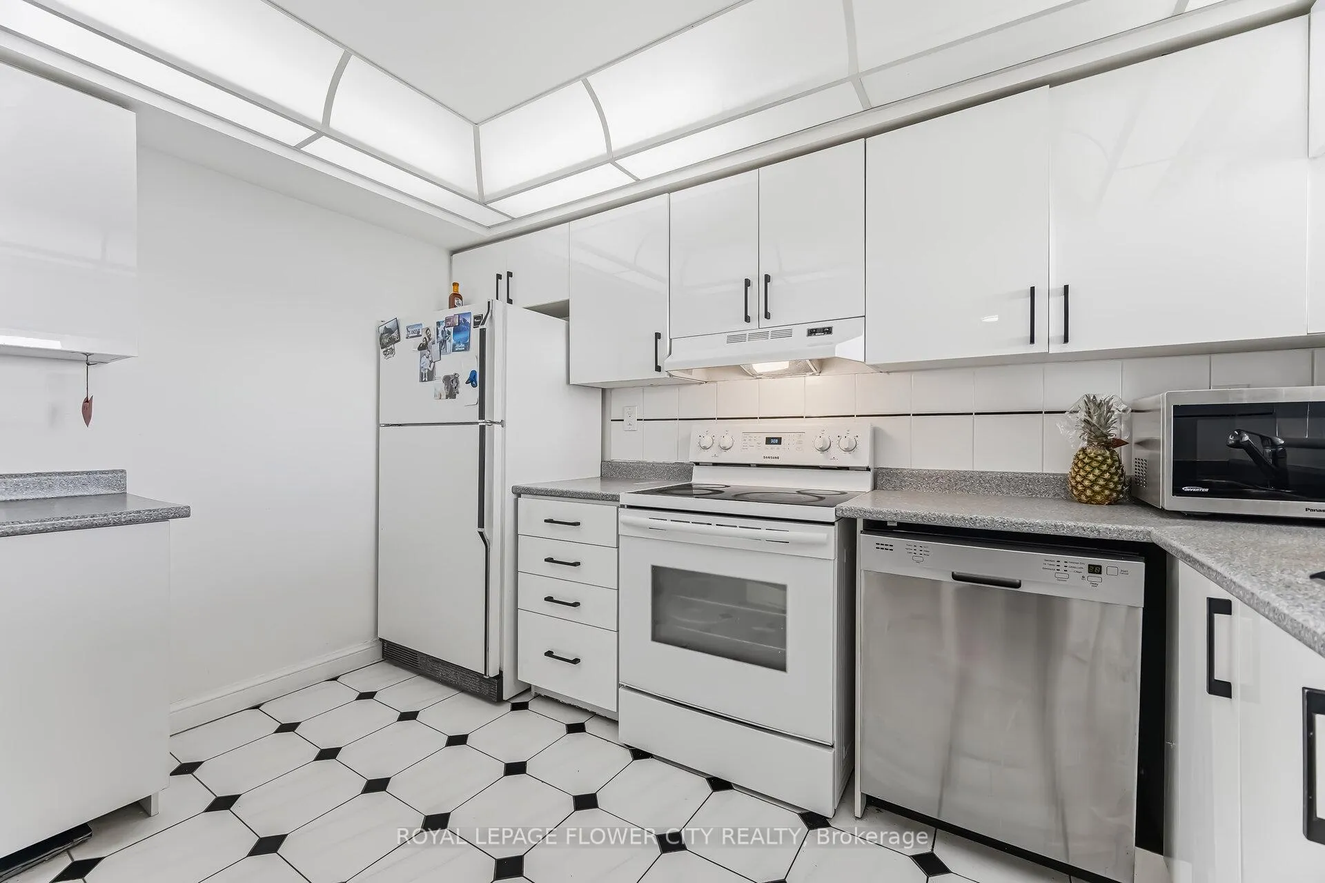 Photo 9 of Unit 2103, 22 Hanover Road, Brampton, Queen Street Corridor — HOMEH