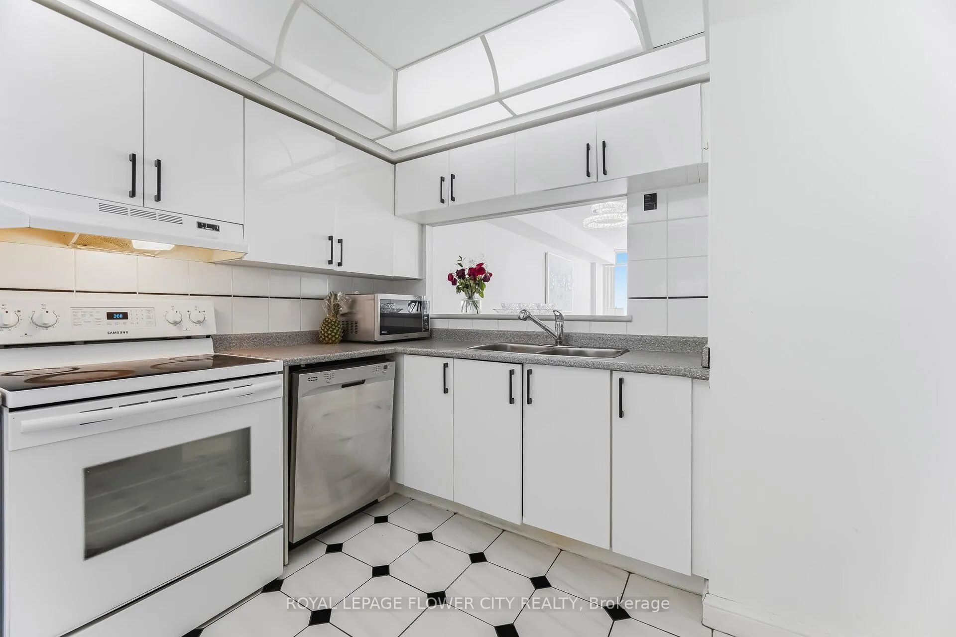 Photo 10 of Unit 2103, 22 Hanover Road, Brampton, Queen Street Corridor — HOMEH