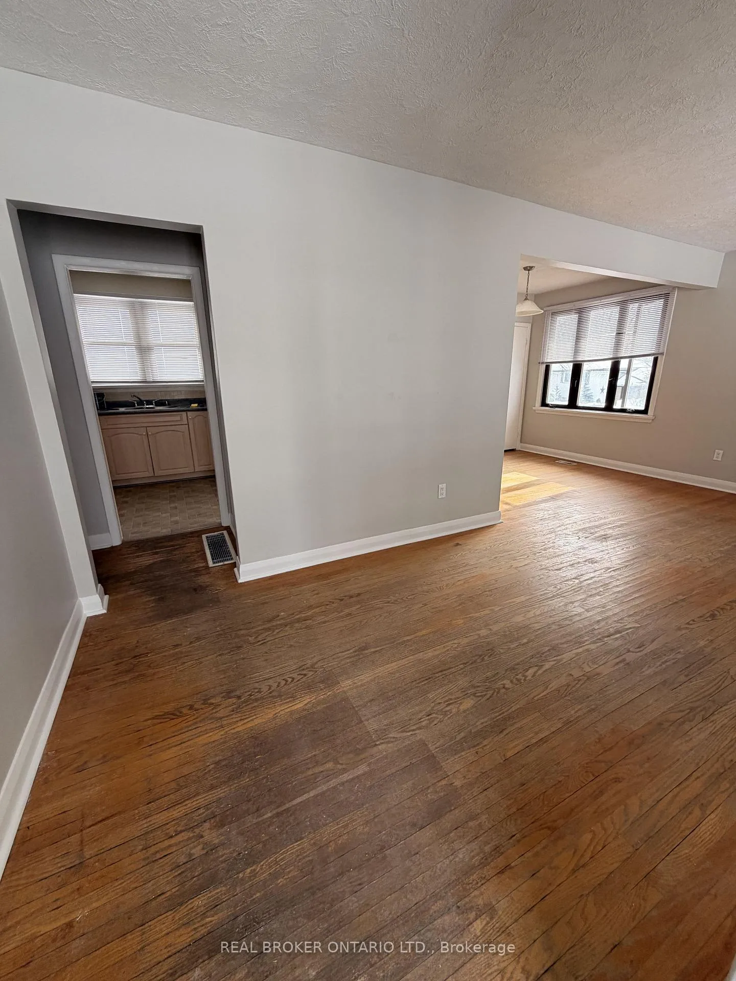 Photo 3 of Unit Main, 1 Vine Street, Barrie, Sunnidale — HOMEH