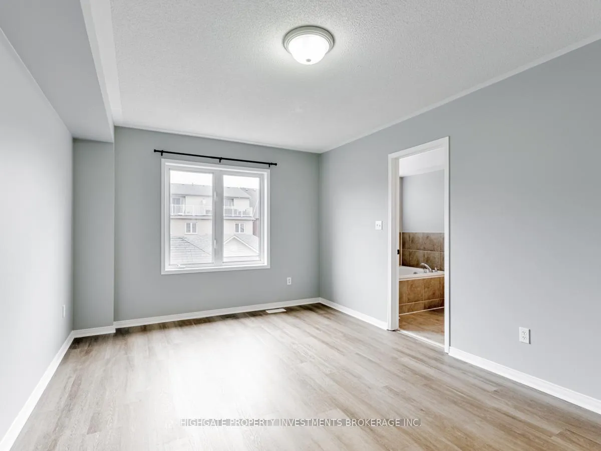 Photo 19 of Unit Upper, 13 Herzberg Gardens, North York, York University Heights — HOMEH