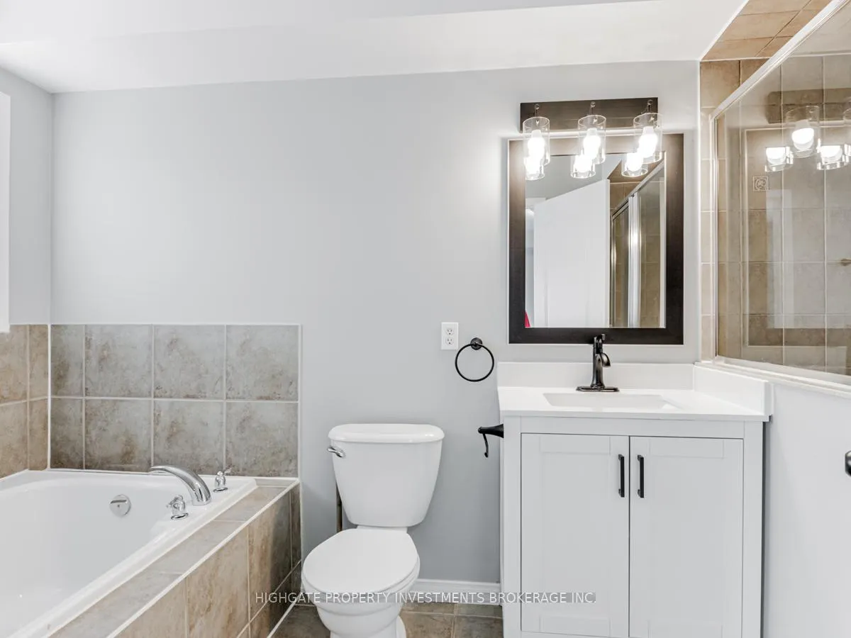 Photo 23 of Unit Upper, 13 Herzberg Gardens, North York, York University Heights — HOMEH
