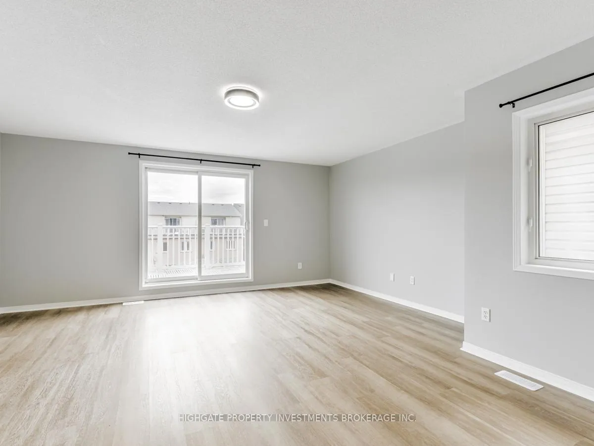 Photo 25 of Unit Upper, 13 Herzberg Gardens, North York, York University Heights — HOMEH