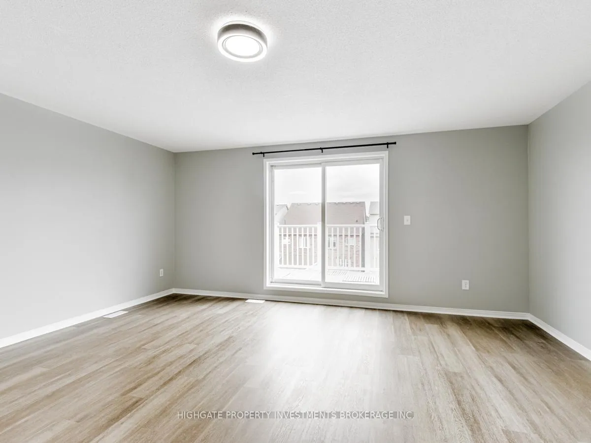 Photo 26 of Unit Upper, 13 Herzberg Gardens, North York, York University Heights — HOMEH