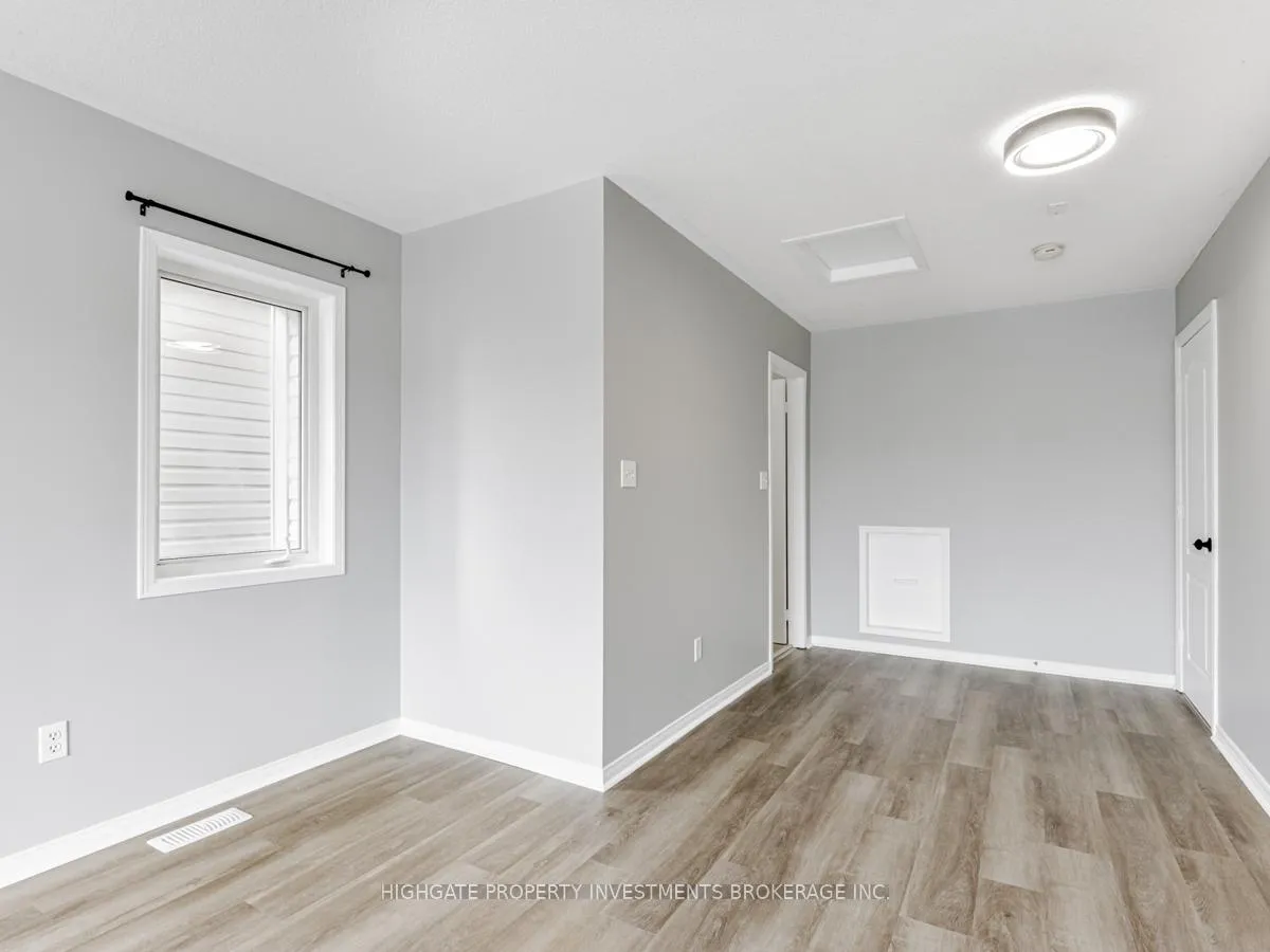 Photo 27 of Unit Upper, 13 Herzberg Gardens, North York, York University Heights — HOMEH