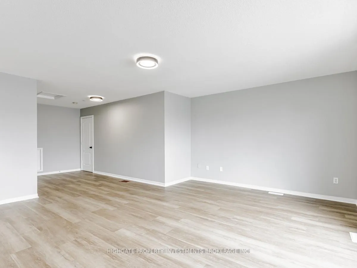 Photo 28 of Unit Upper, 13 Herzberg Gardens, North York, York University Heights — HOMEH