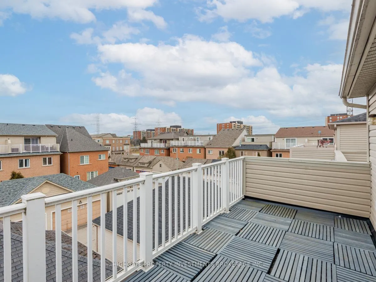 Photo 31 of Unit Upper, 13 Herzberg Gardens, North York, York University Heights — HOMEH