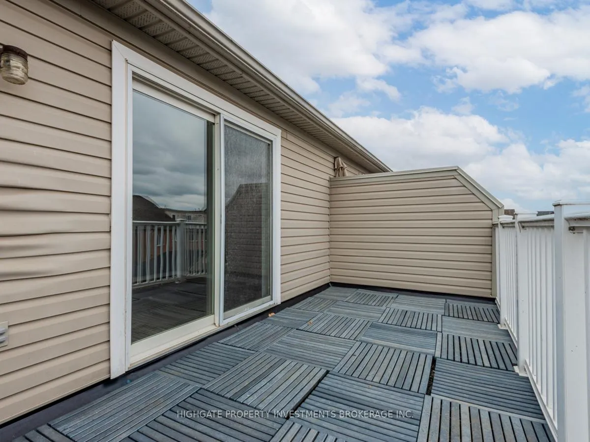Photo 32 of Unit Upper, 13 Herzberg Gardens, North York, York University Heights — HOMEH