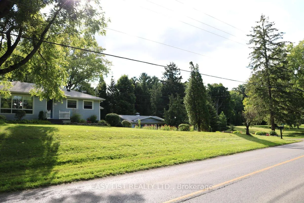 Photo 2 of 1109 Effingham Street, Pelham, Fonthill — HOMEH