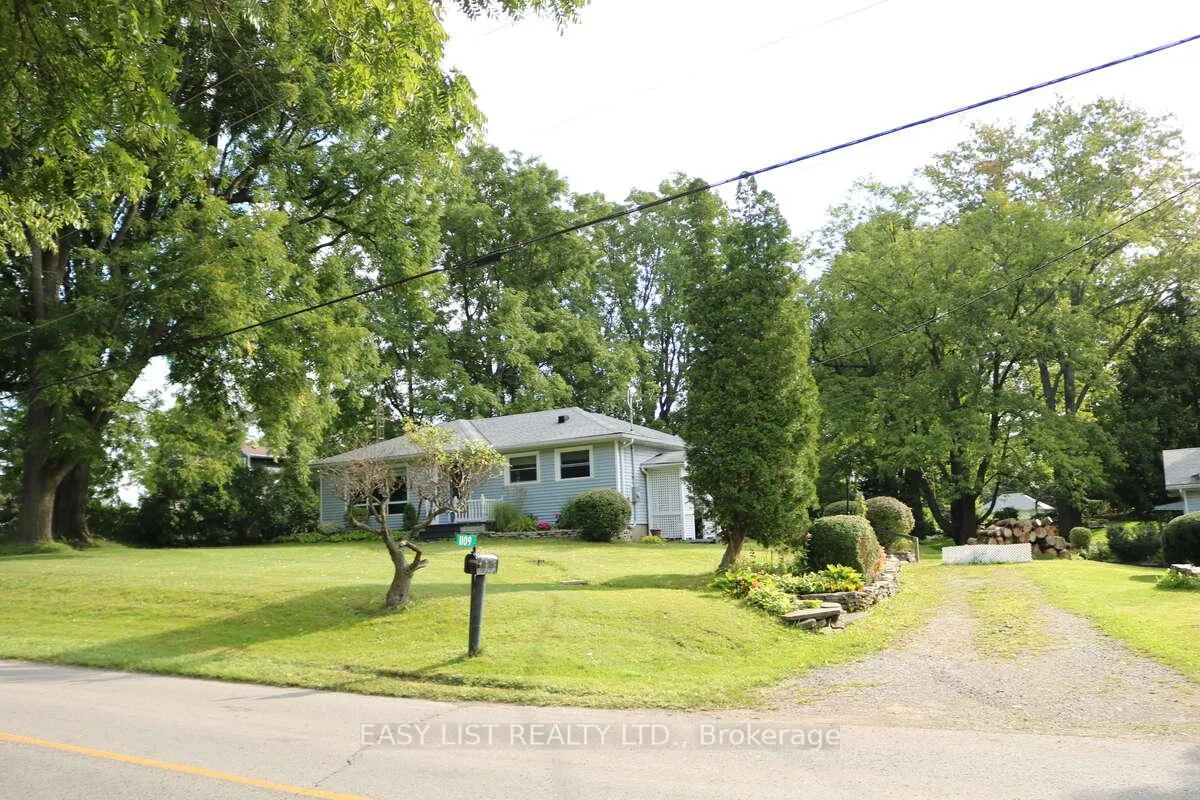 Photo 4 of 1109 Effingham Street, Pelham, Fonthill — HOMEH