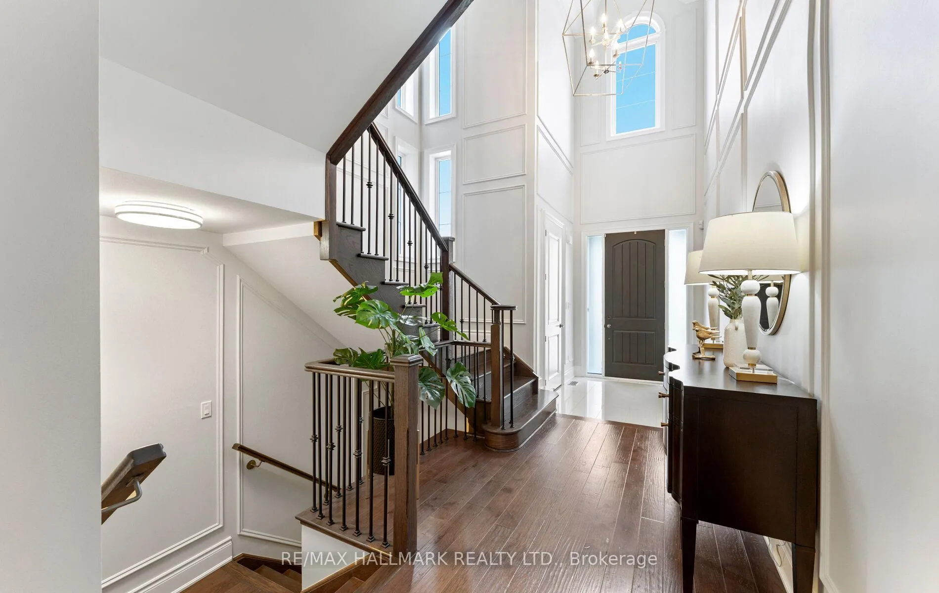Photo 4 of 7 Perrigo Court, Vaughan, Patterson — HOMEH