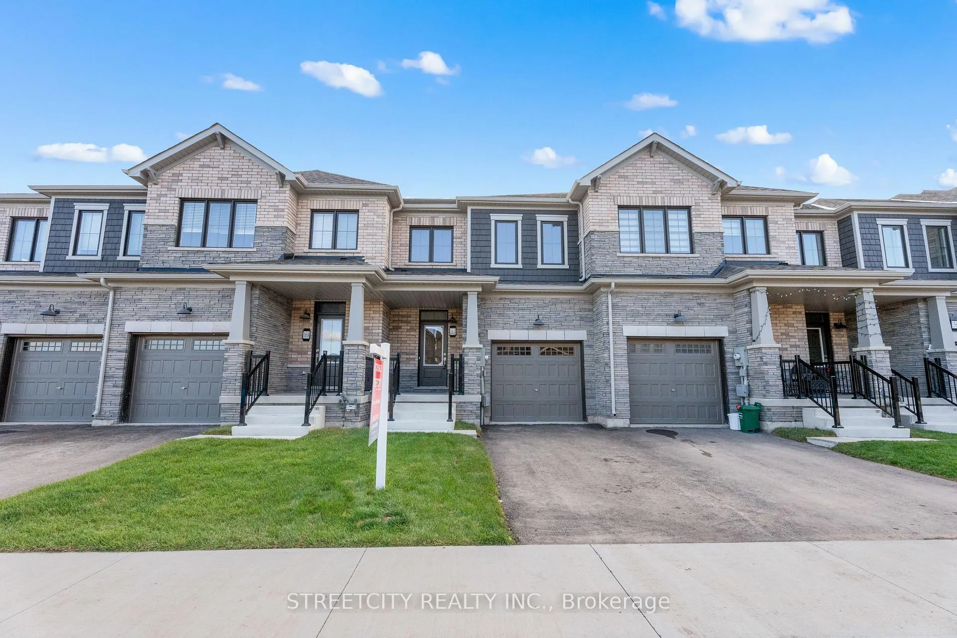 Photo 3 of 164 Keelson Street, Welland, Dain City — HOMEH