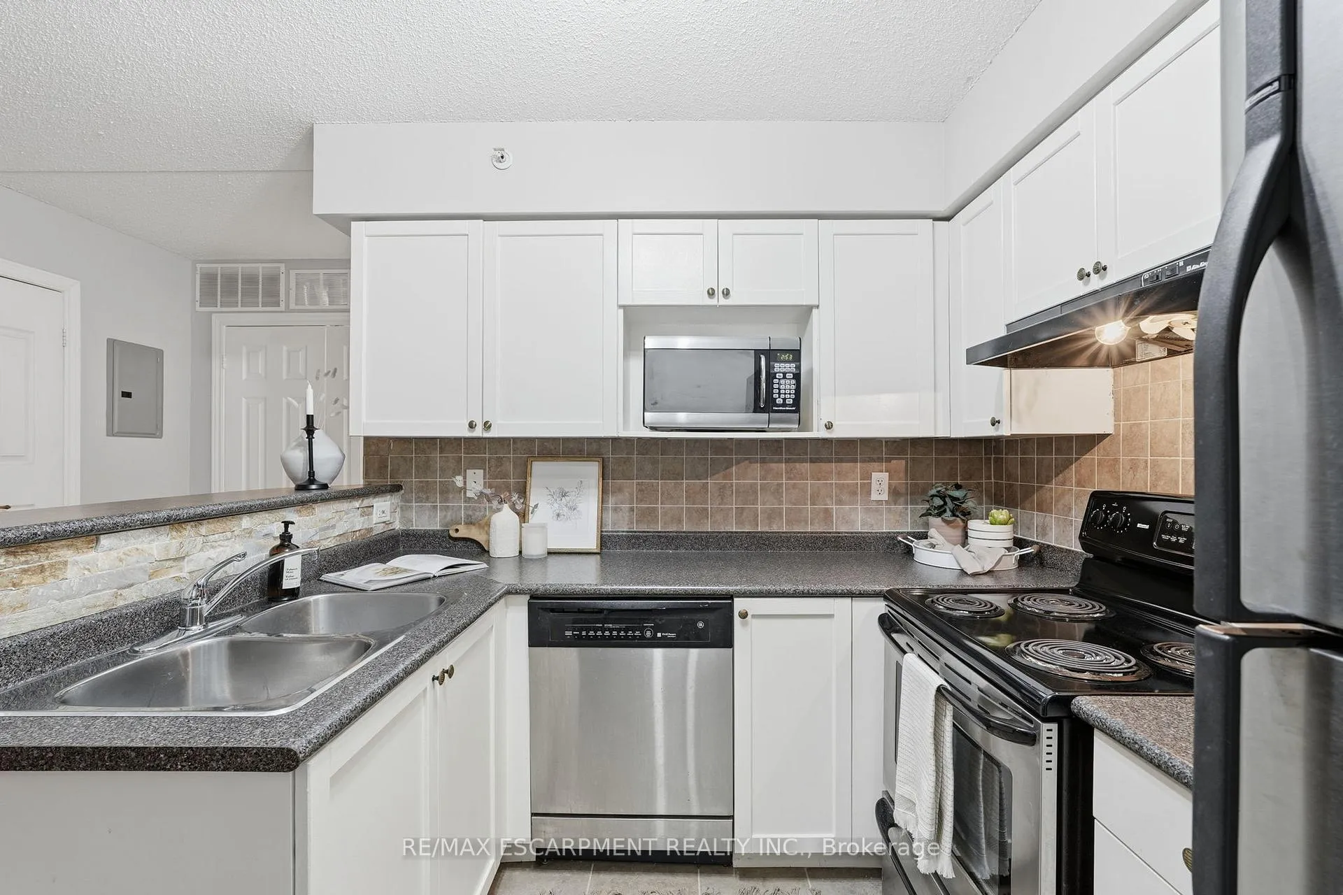 Photo 15 of Unit 308, 2055 Appleby Line, Burlington, Uptown — HOMEH