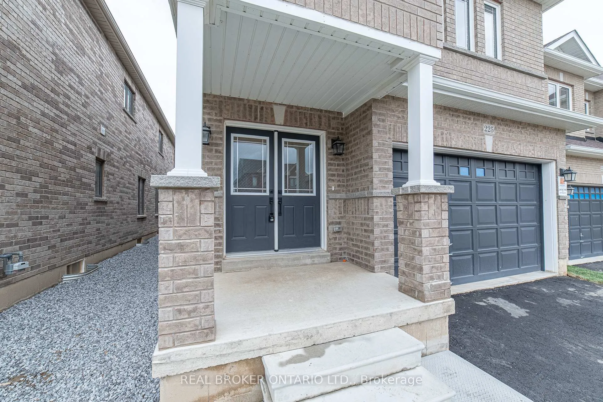 Photo 4 of 225 Palace Street, Thorold, Thorold Downtown — HOMEH