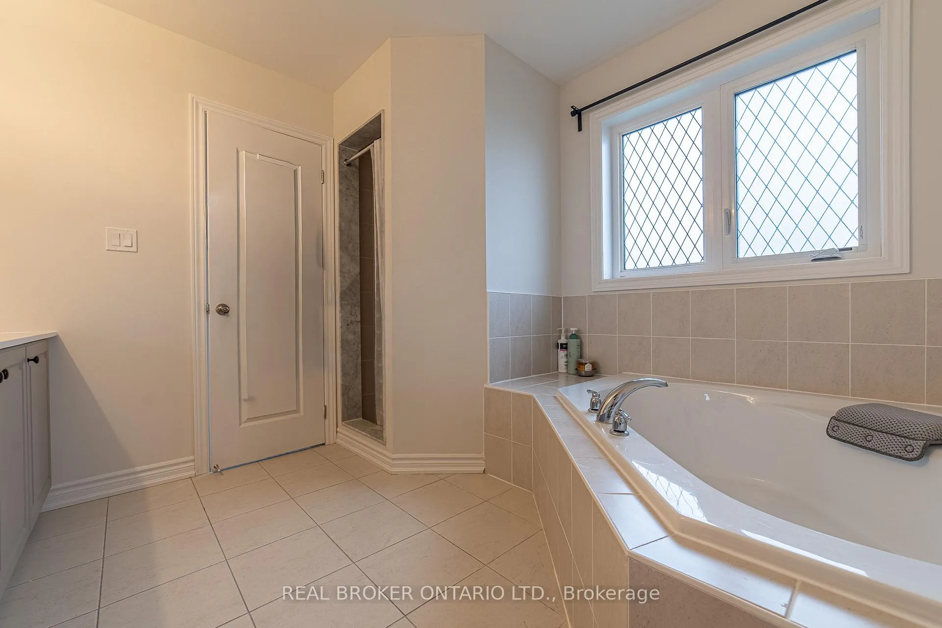 Photo 43 of 225 Palace Street, Thorold, Thorold Downtown — HOMEH