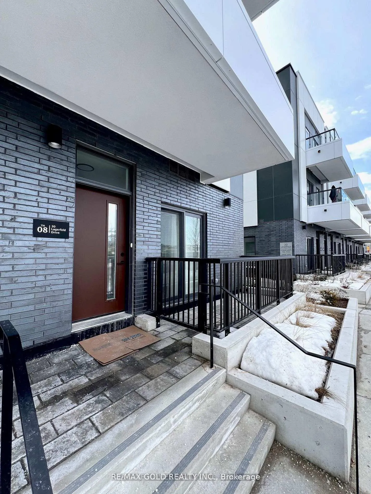 Photo 2 of Unit 8, 30 Lagerfeld Drive, Brampton, Northwest Brampton — HOMEH