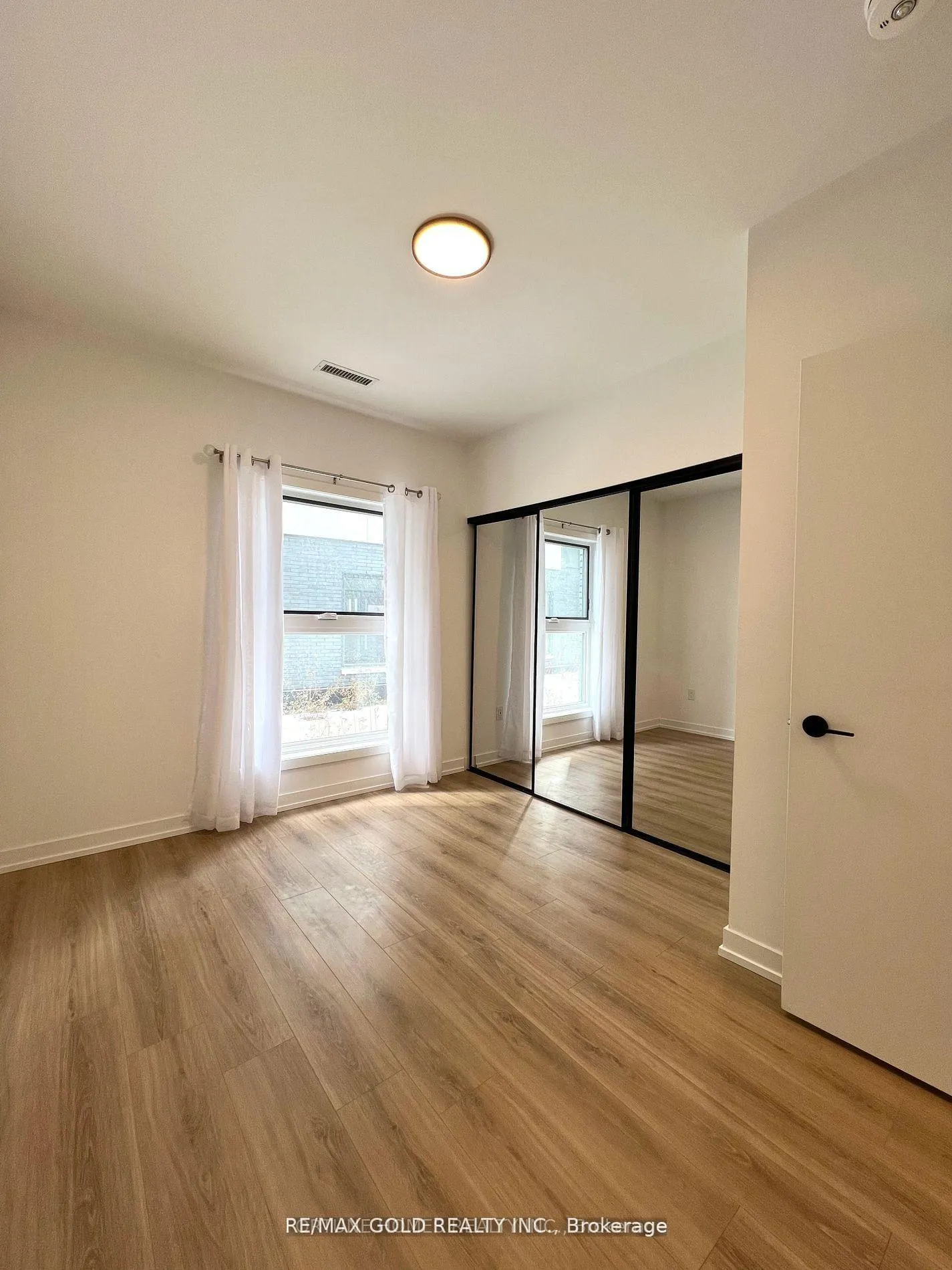 Photo 11 of Unit 8, 30 Lagerfeld Drive, Brampton, Northwest Brampton — HOMEH