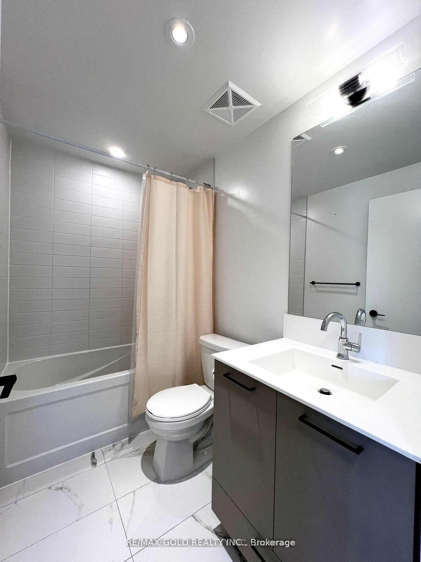 Photo 13 of Unit 8, 30 Lagerfeld Drive, Brampton, Northwest Brampton — HOMEH