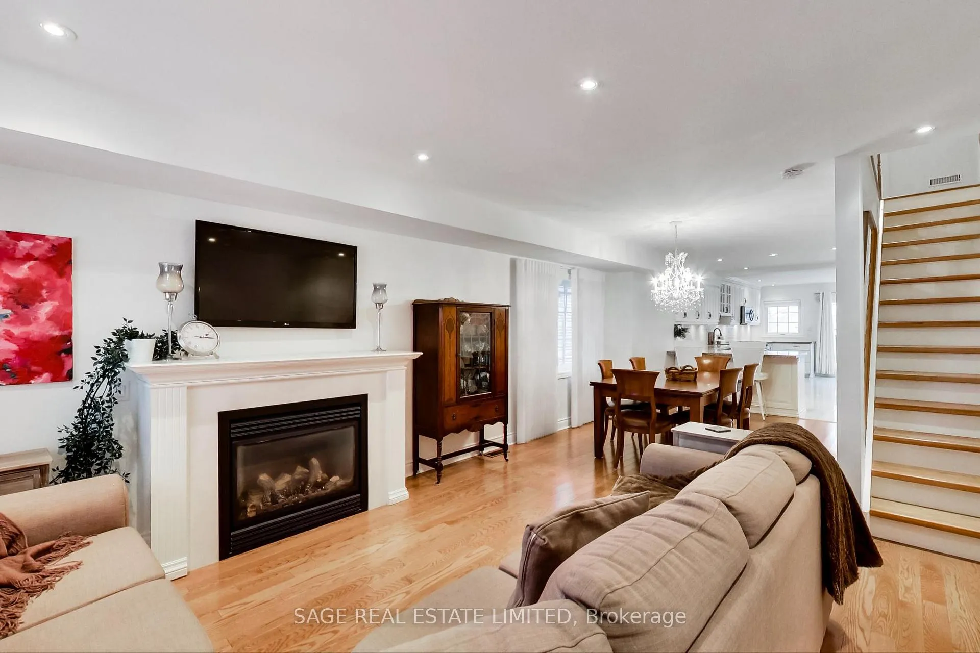 Photo 2 of 176 Lawlor Avenue, Toronto, East End-Danforth — HOMEH
