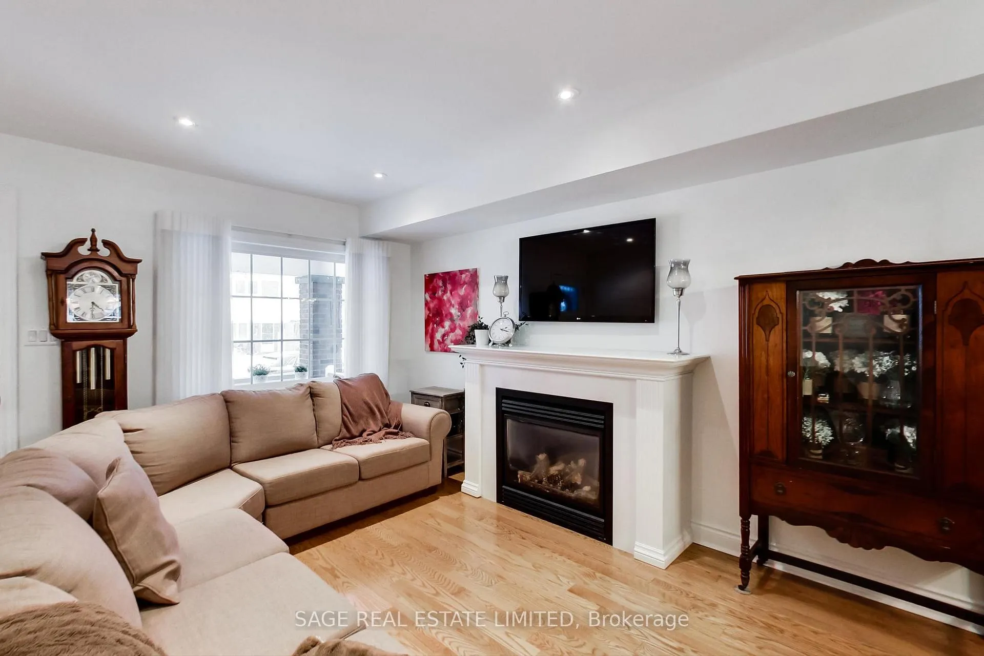 Photo 3 of 176 Lawlor Avenue, Toronto, East End-Danforth — HOMEH