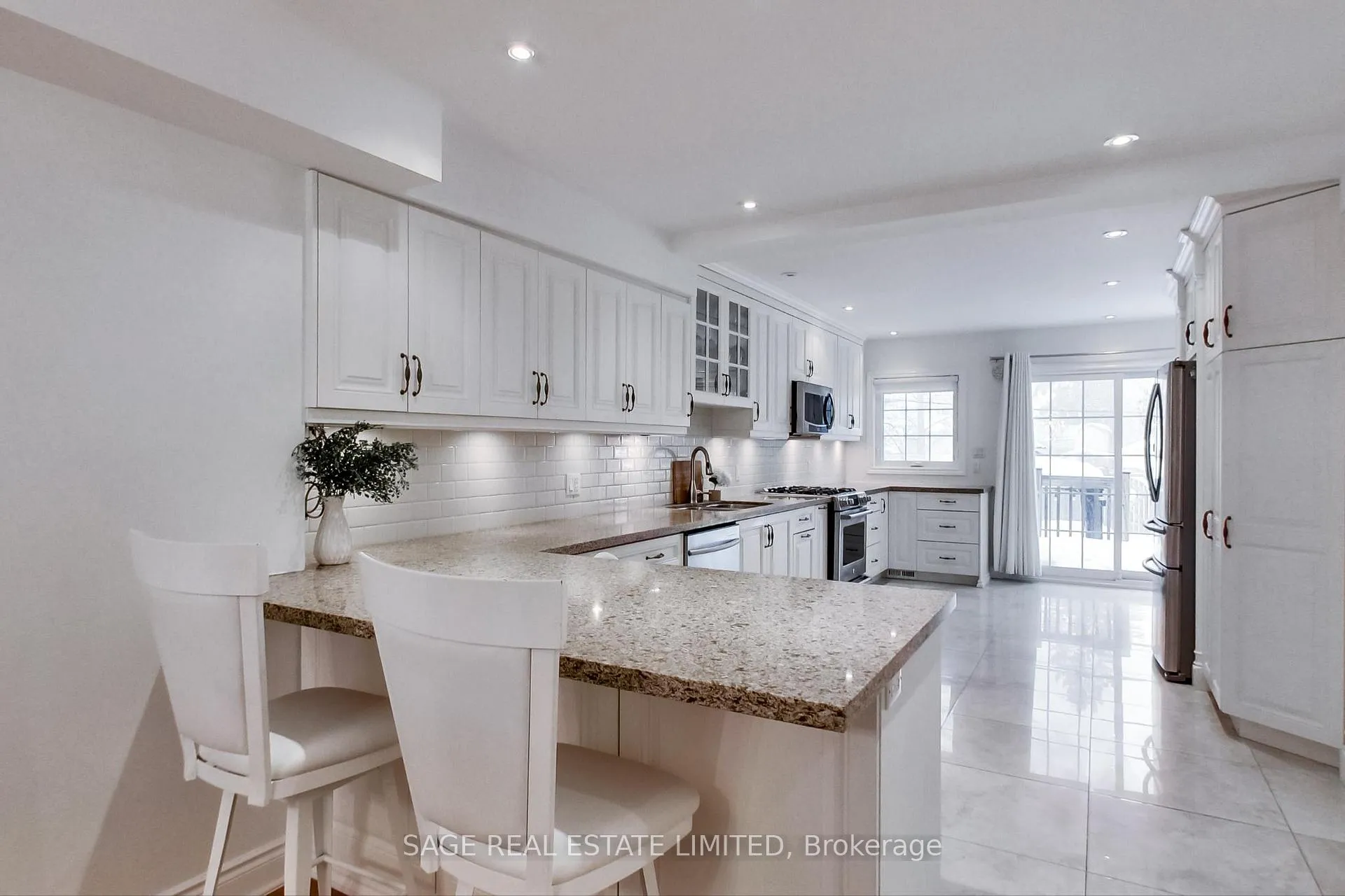 Photo 7 of 176 Lawlor Avenue, Toronto, East End-Danforth — HOMEH