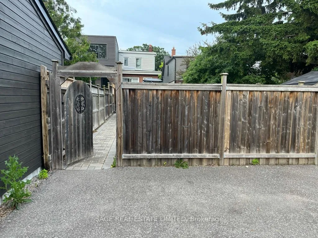 Photo 21 of 176 Lawlor Avenue, Toronto, East End-Danforth — HOMEH