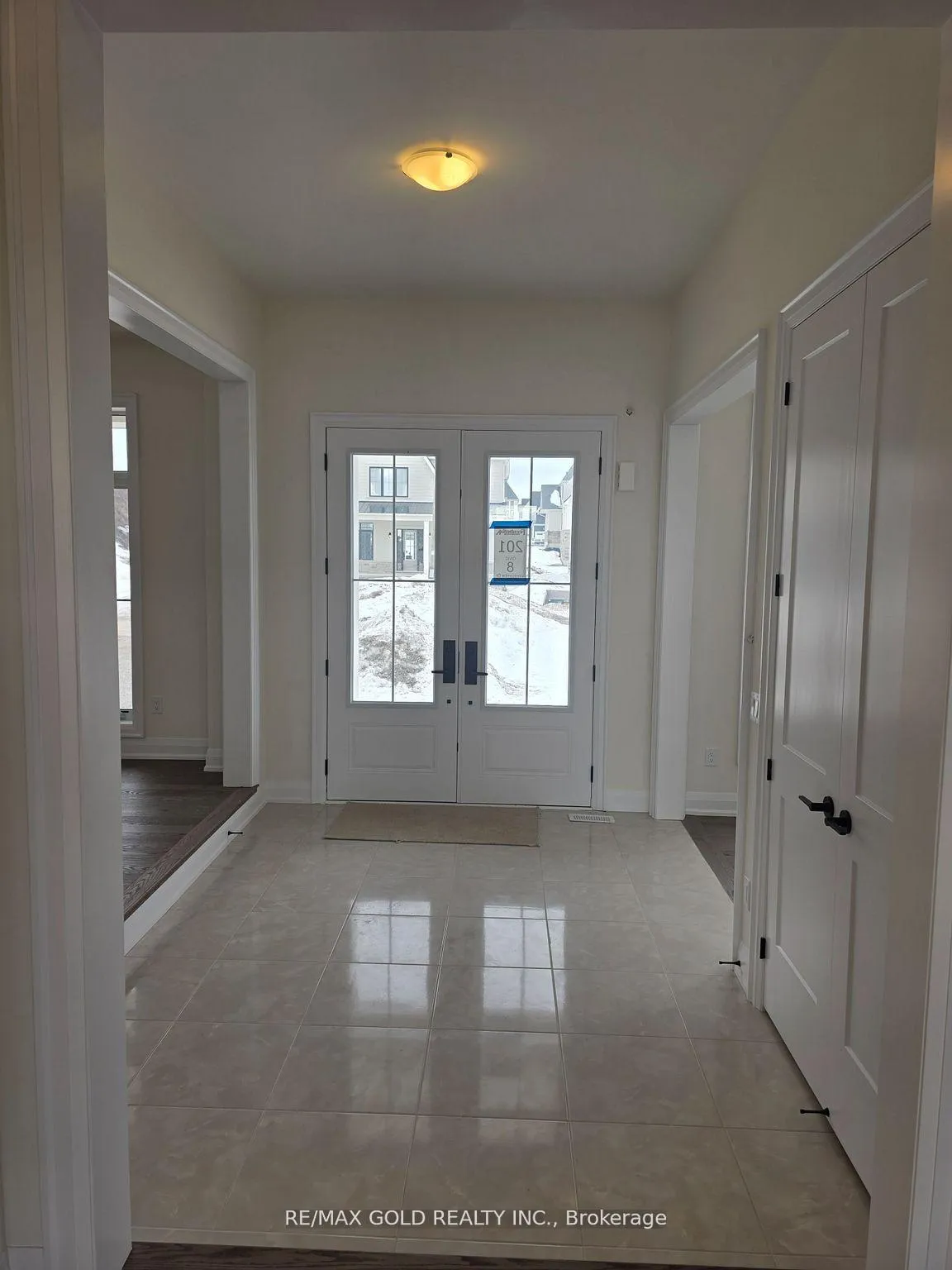 Photo 4 of 8 Vinnicombe Drive, Oro-Medonte, Rural Oro-Medonte — HOMEH