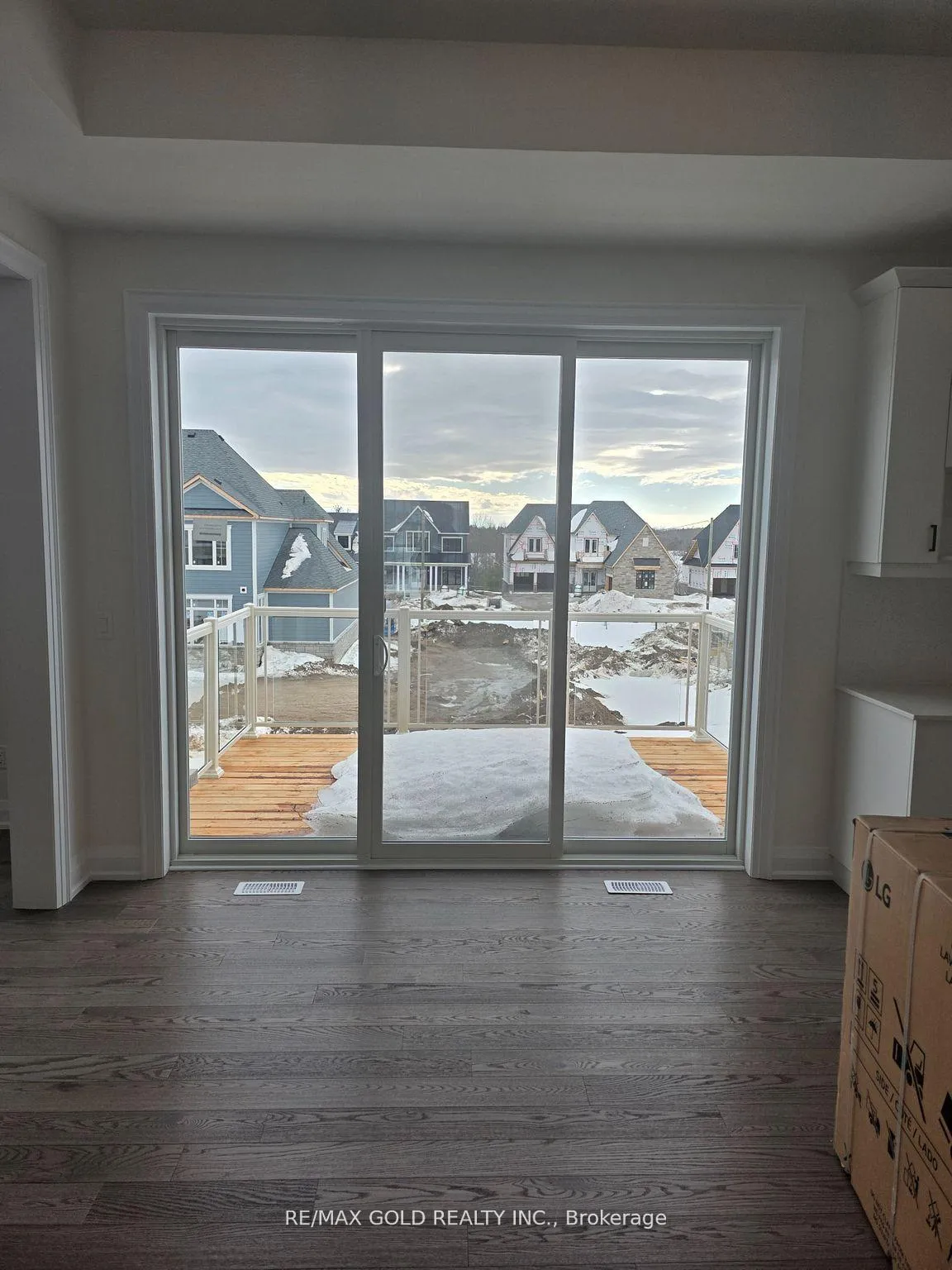 Photo 9 of 8 Vinnicombe Drive, Oro-Medonte, Rural Oro-Medonte — HOMEH