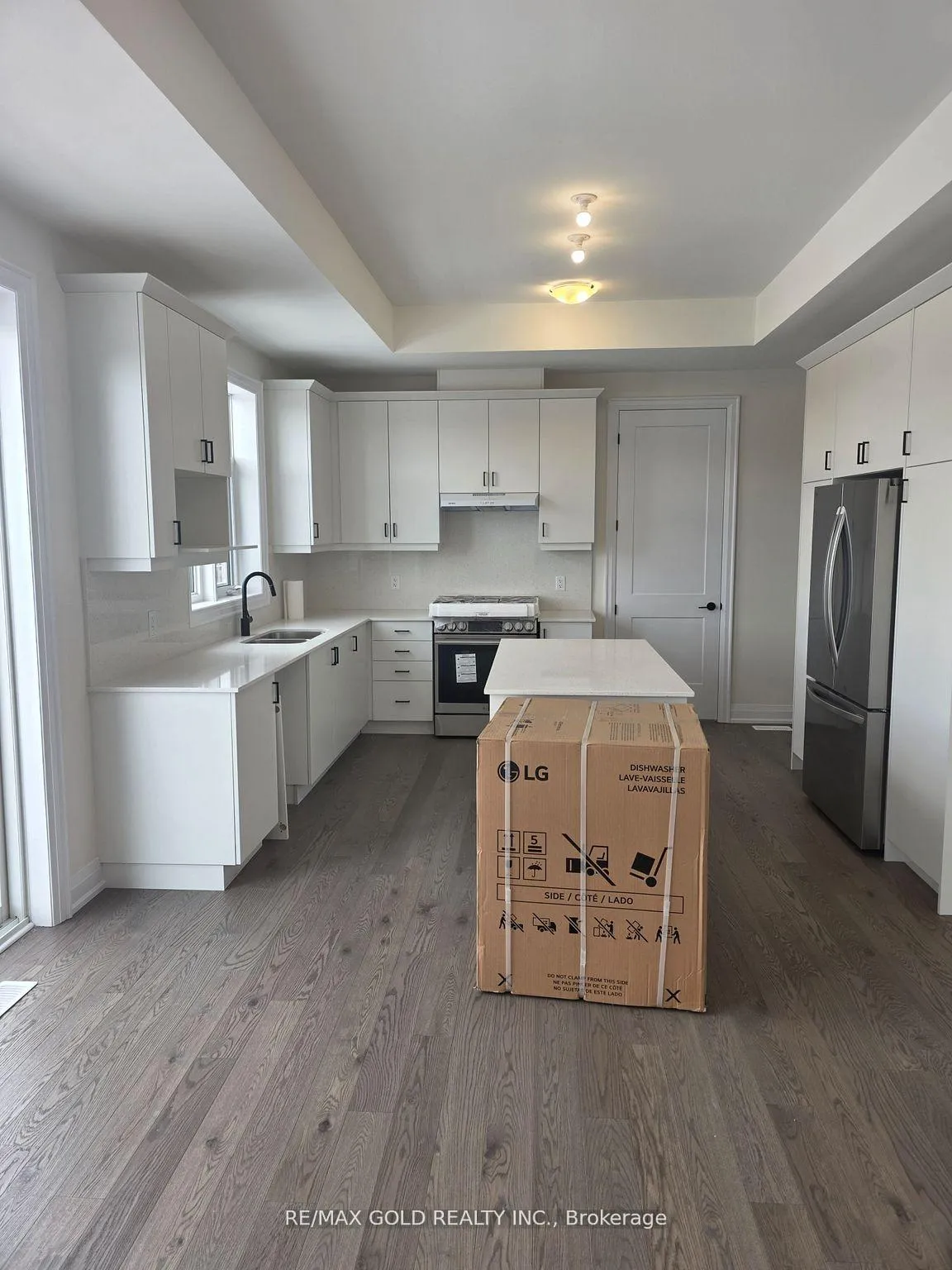Photo 10 of 8 Vinnicombe Drive, Oro-Medonte, Rural Oro-Medonte — HOMEH