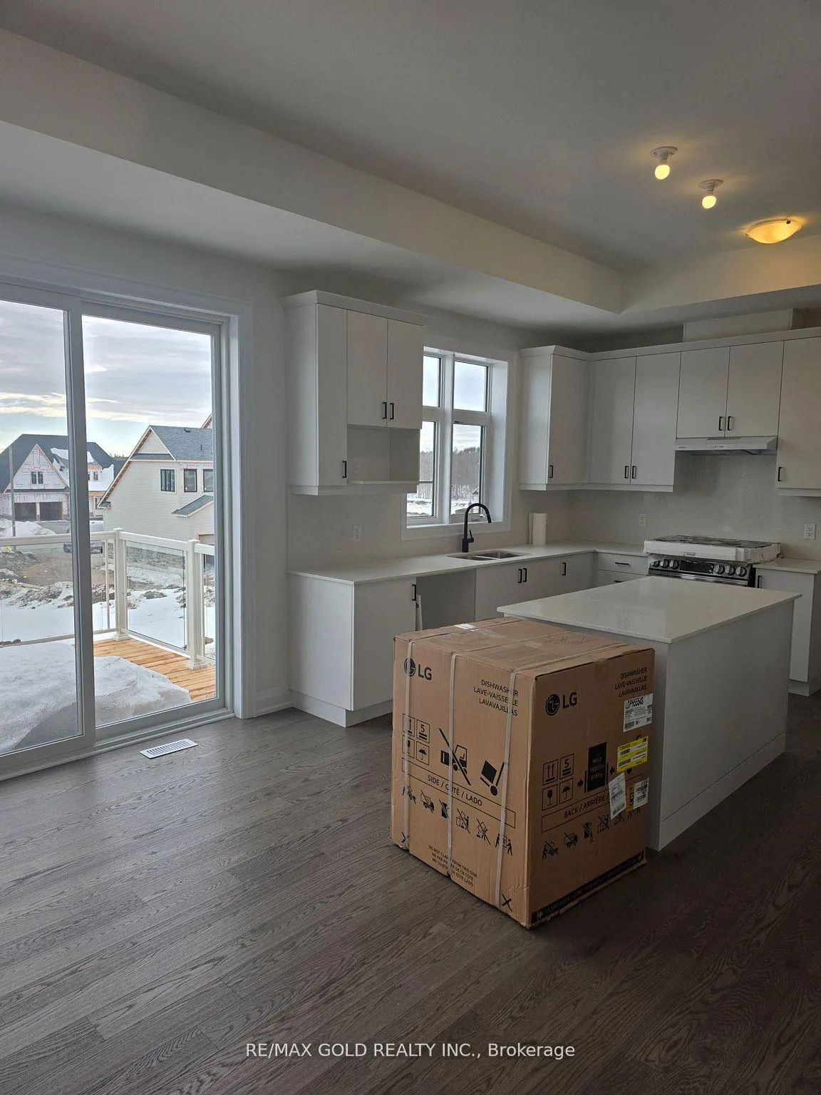 Photo 11 of 8 Vinnicombe Drive, Oro-Medonte, Rural Oro-Medonte — HOMEH