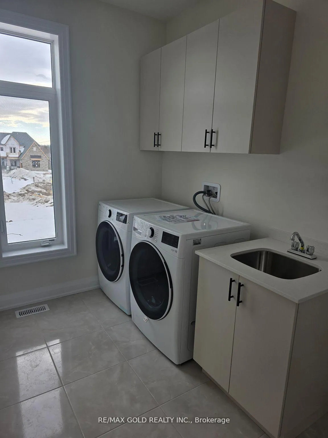 Photo 13 of 8 Vinnicombe Drive, Oro-Medonte, Rural Oro-Medonte — HOMEH