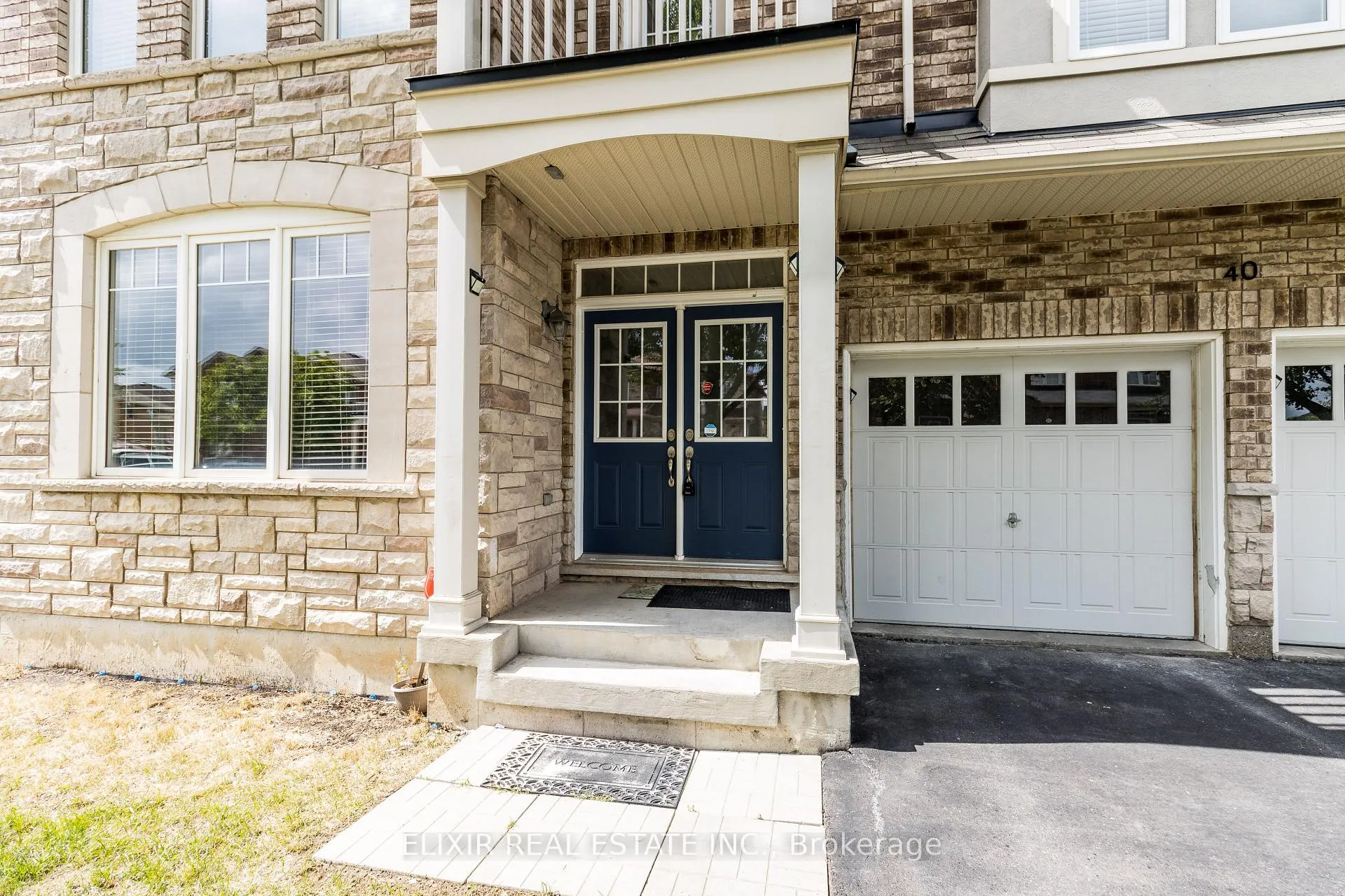 Photo 3 of 40 Personna Circle, Brampton, Credit Valley — HOMEH