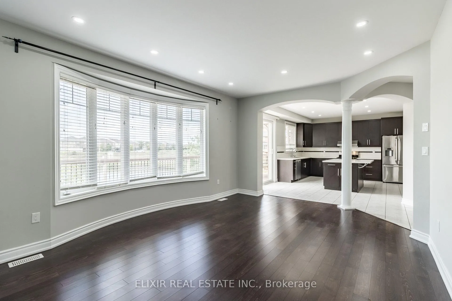 Photo 8 of 40 Personna Circle, Brampton, Credit Valley — HOMEH