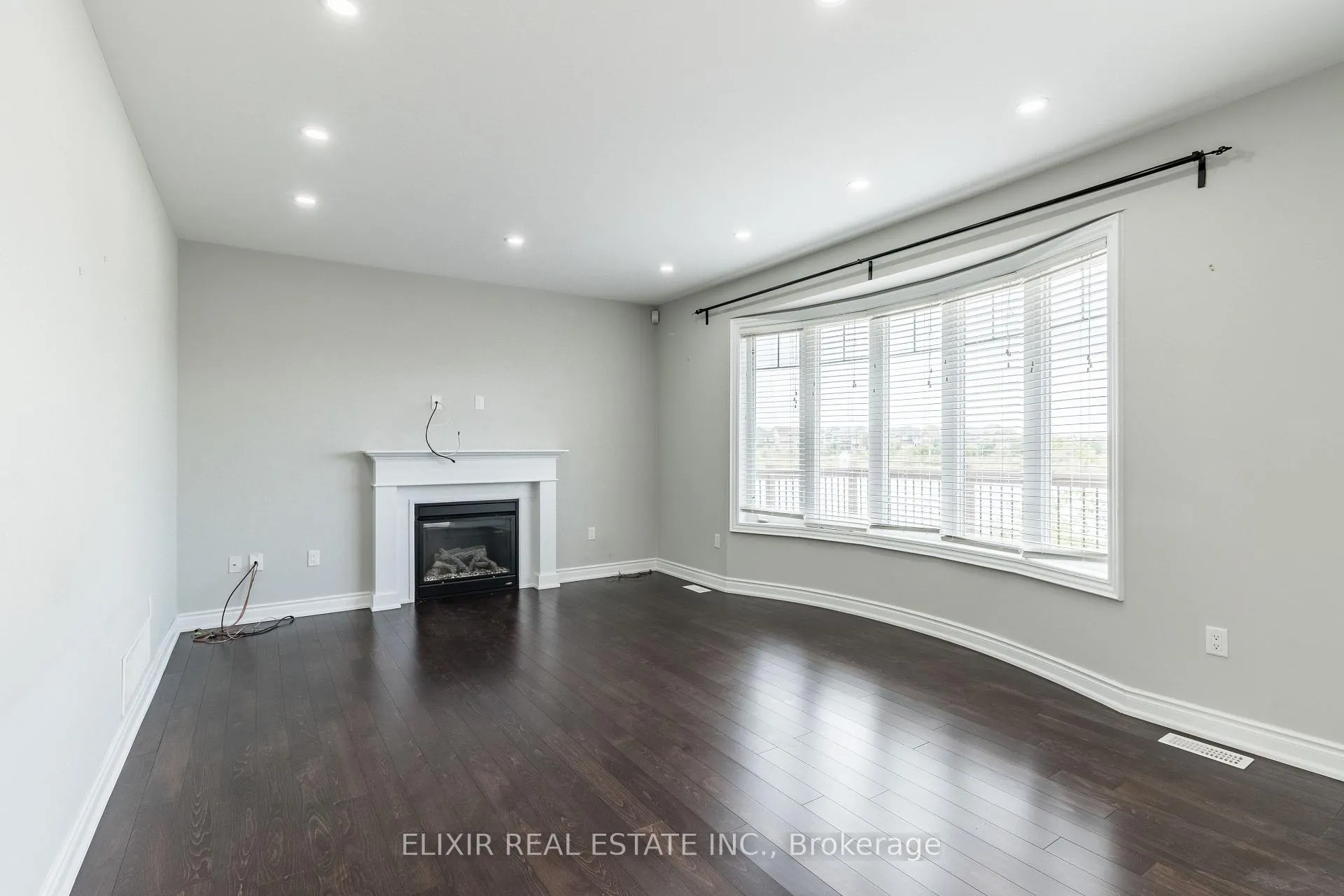 Photo 9 of 40 Personna Circle, Brampton, Credit Valley — HOMEH
