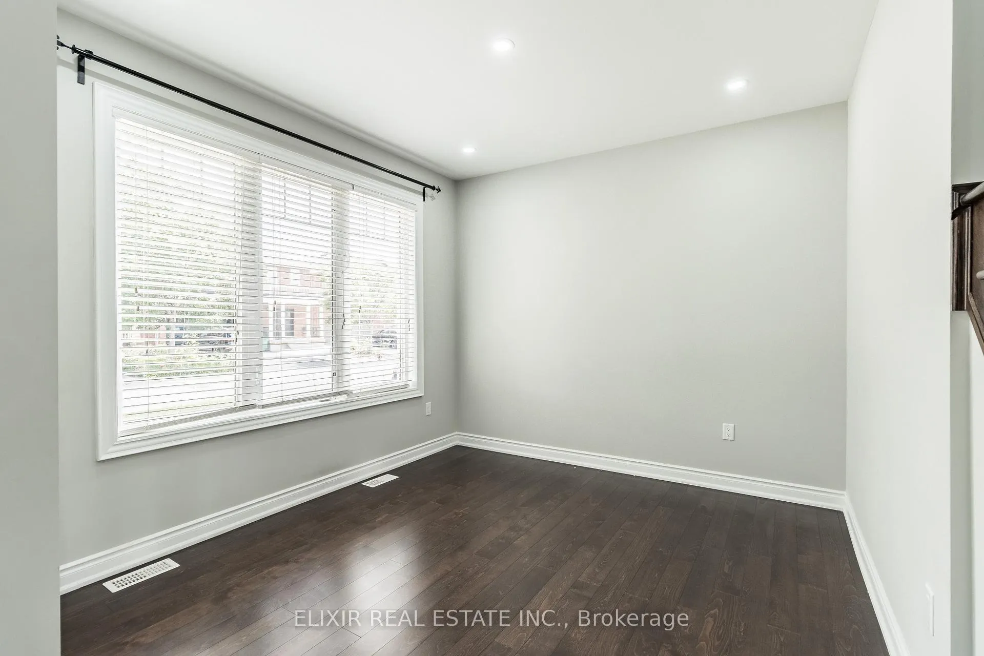 Photo 12 of 40 Personna Circle, Brampton, Credit Valley — HOMEH