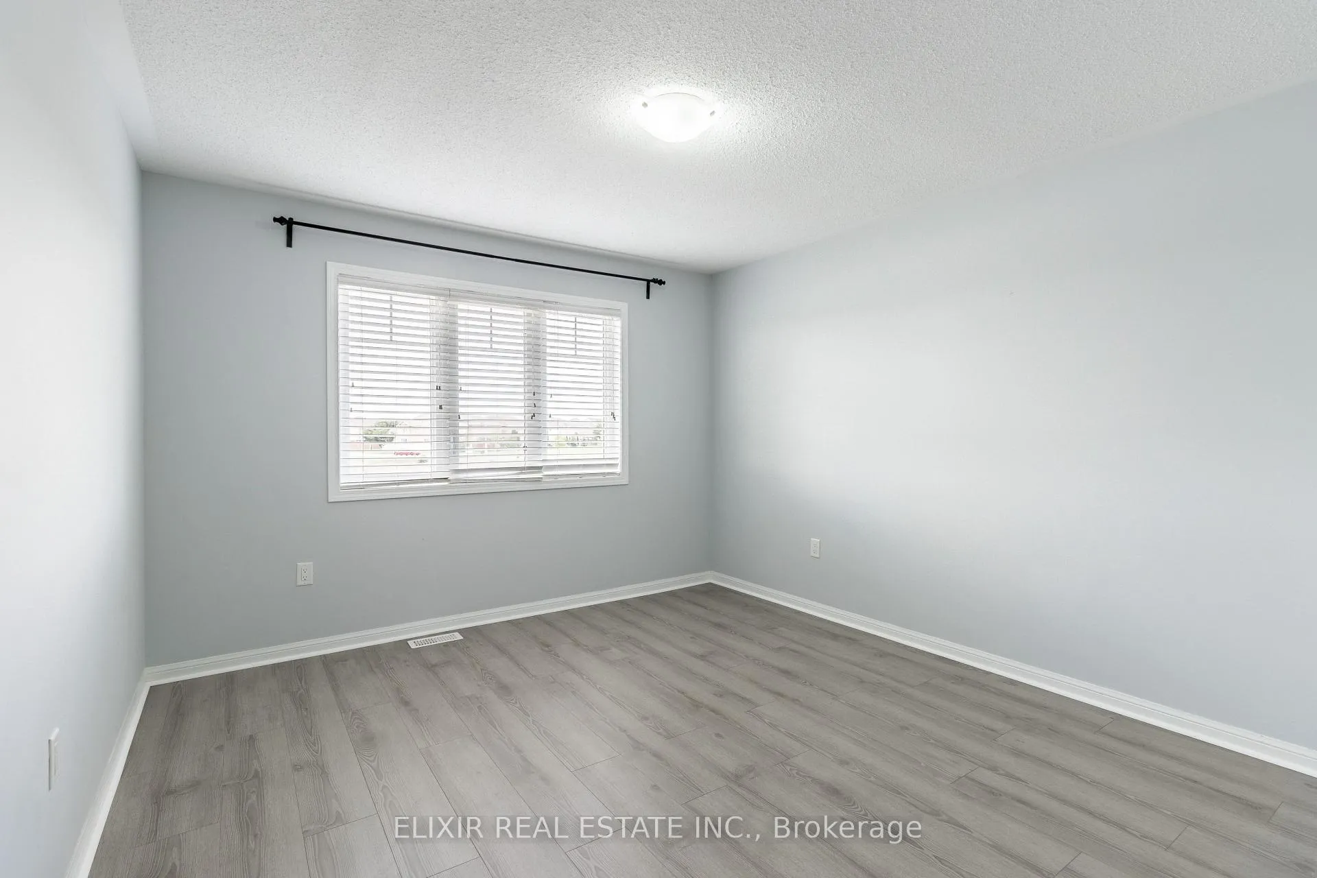 Photo 13 of 40 Personna Circle, Brampton, Credit Valley — HOMEH