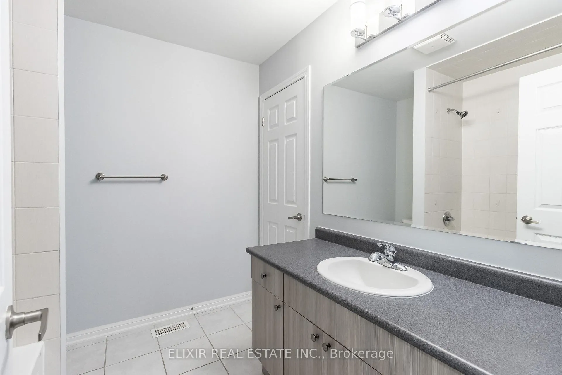 Photo 14 of 40 Personna Circle, Brampton, Credit Valley — HOMEH