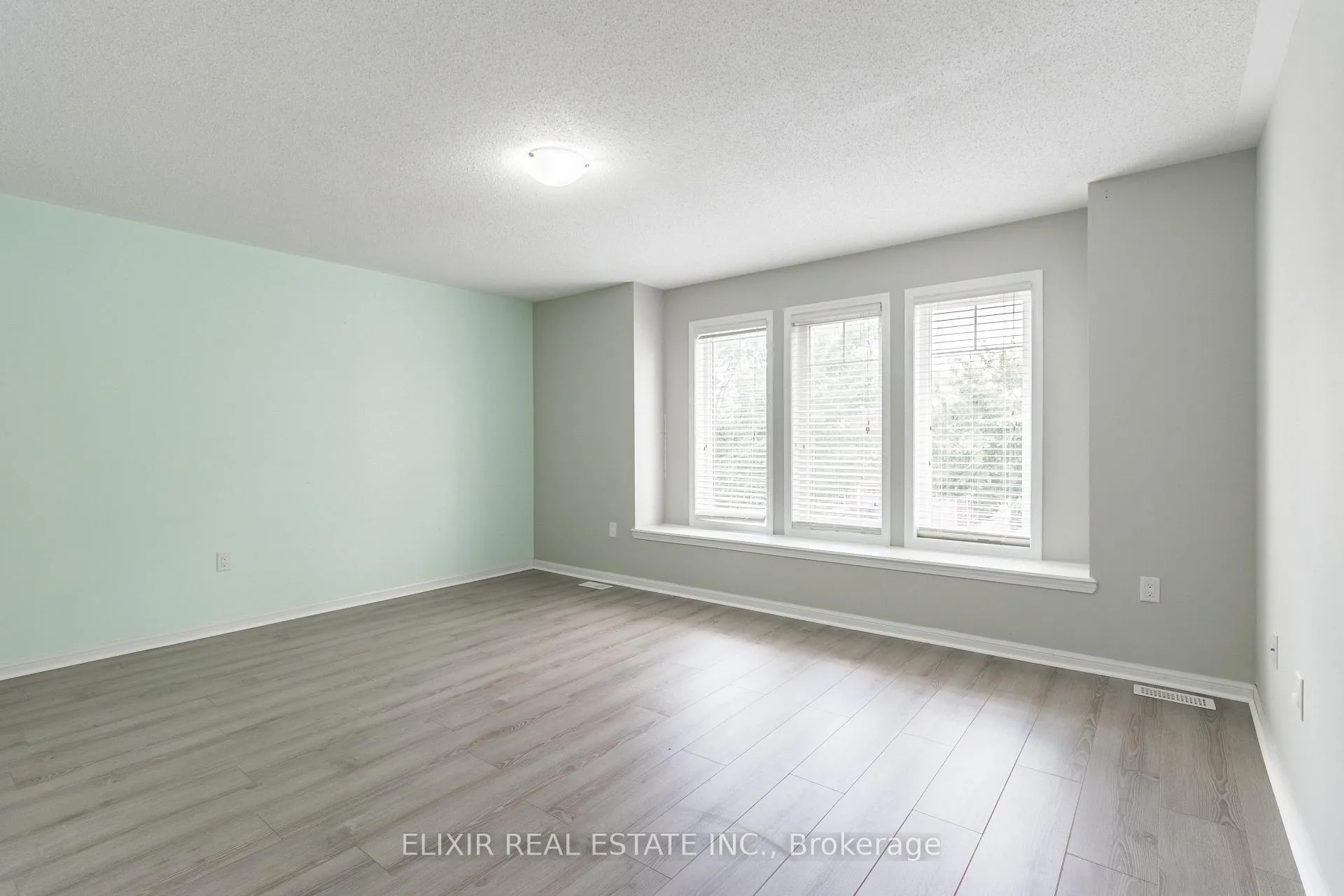 Photo 16 of 40 Personna Circle, Brampton, Credit Valley — HOMEH