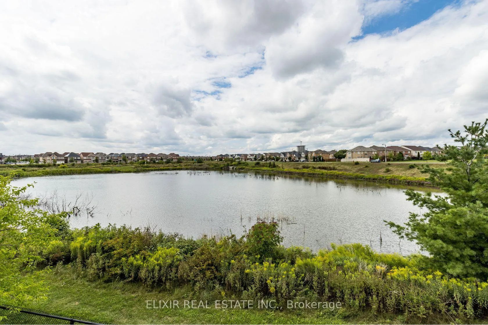 Photo 23 of 40 Personna Circle, Brampton, Credit Valley — HOMEH