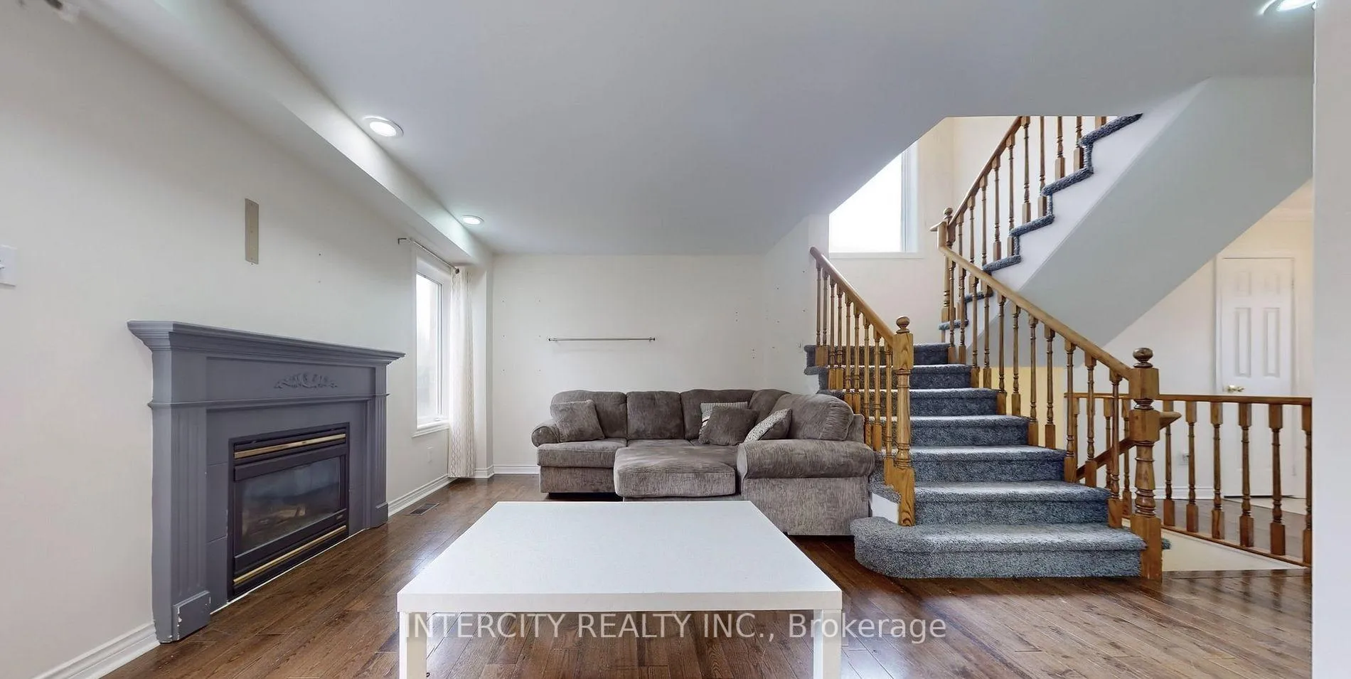 Photo 4 of 138 Tunbridge Road, Barrie, Georgian Drive — HOMEH