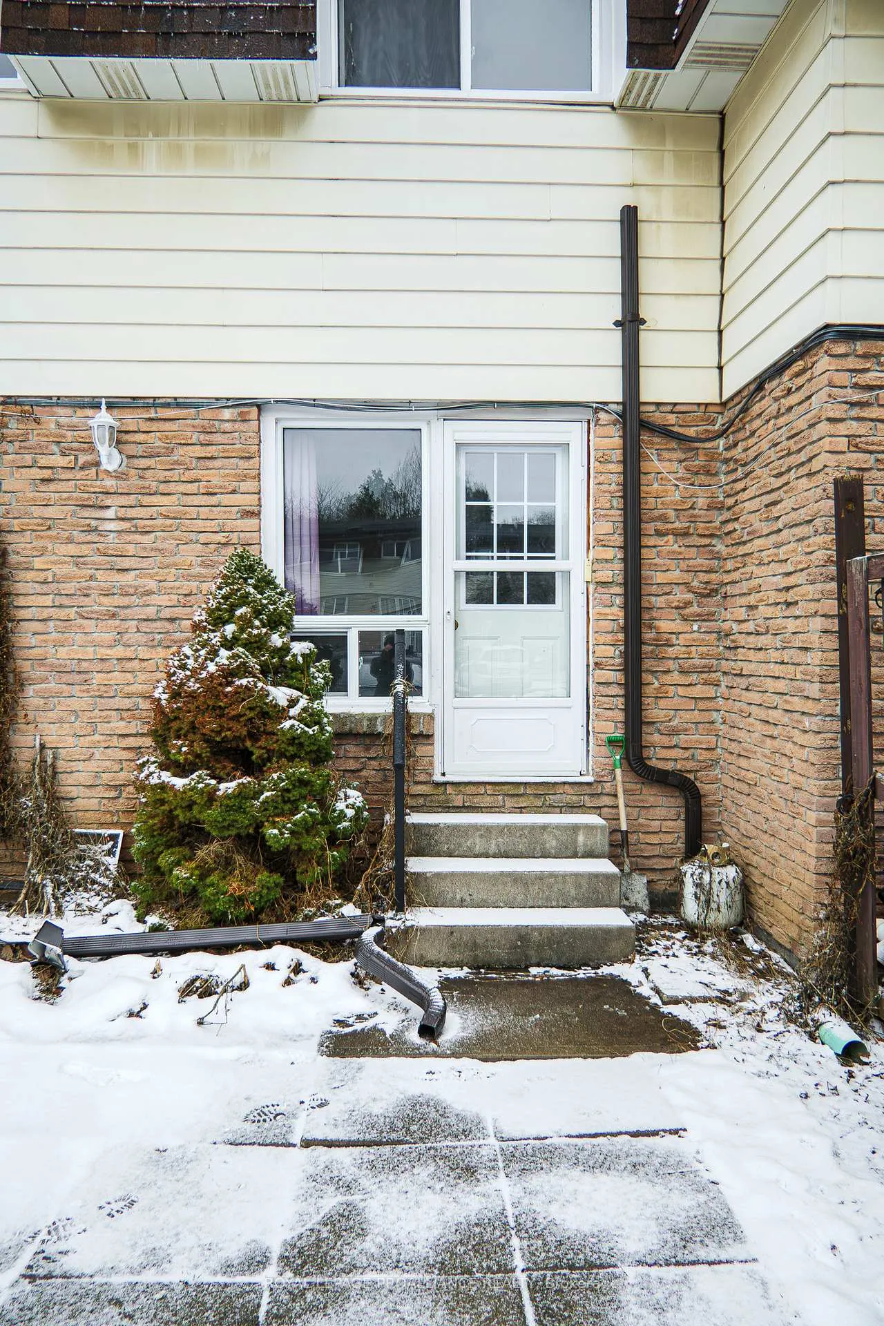 Photo 4 of Unit 19, 22 Pitt Street, Prince Edward County, Picton Ward — HOMEH