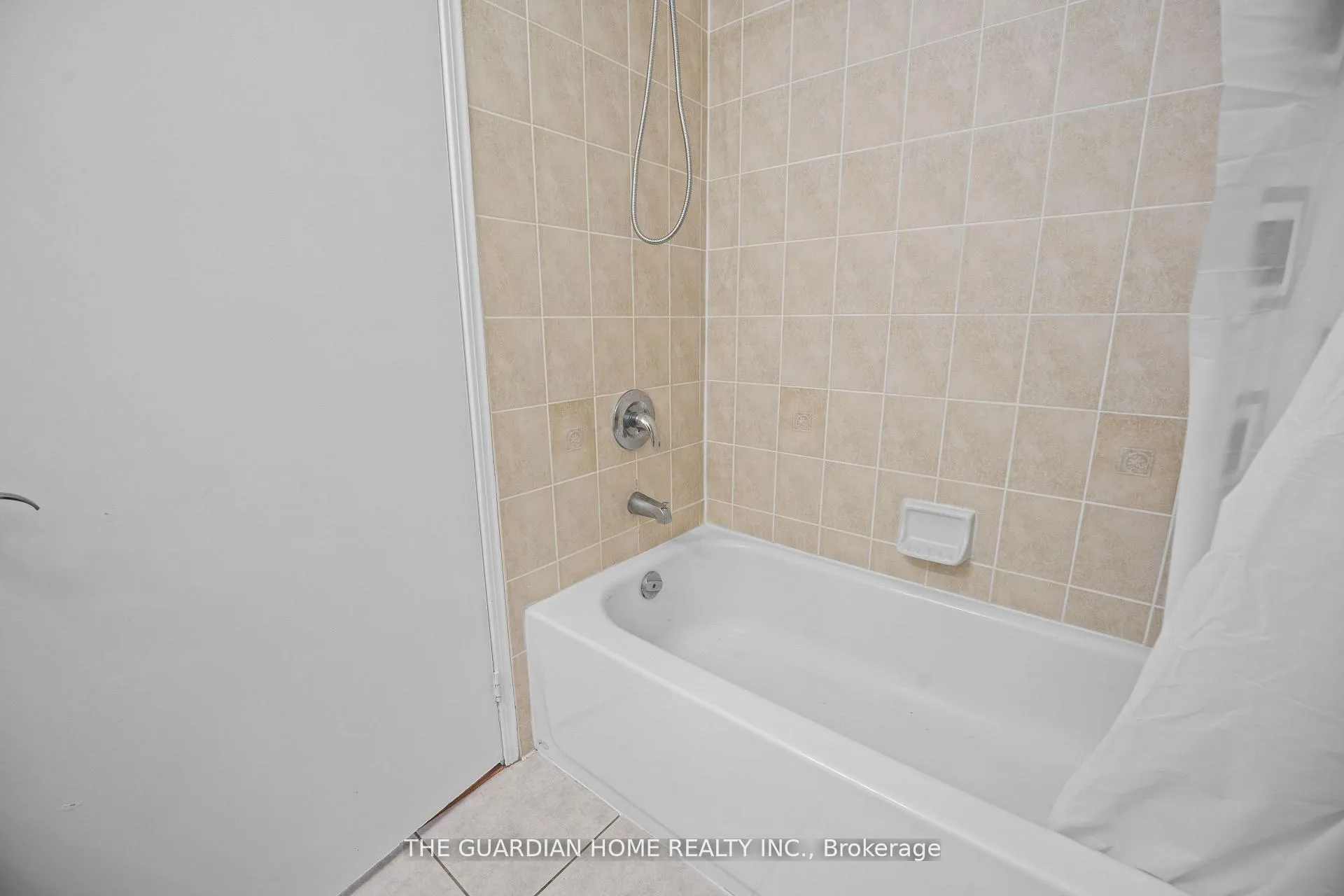 Photo 9 of Unit 28, 88 Old Kennedy Road, Markham, Milliken Mills East — HOMEH