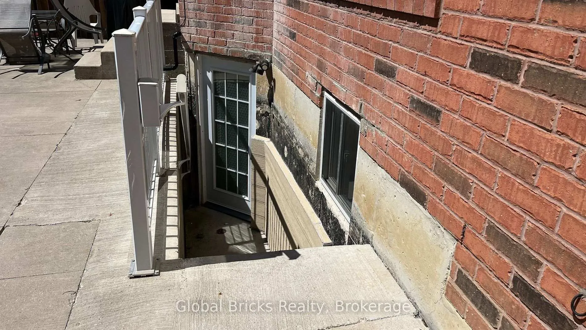 Photo 1 of Unit Basement, 11 Southbend Drive, Brampton, Snelgrove — HOMEH