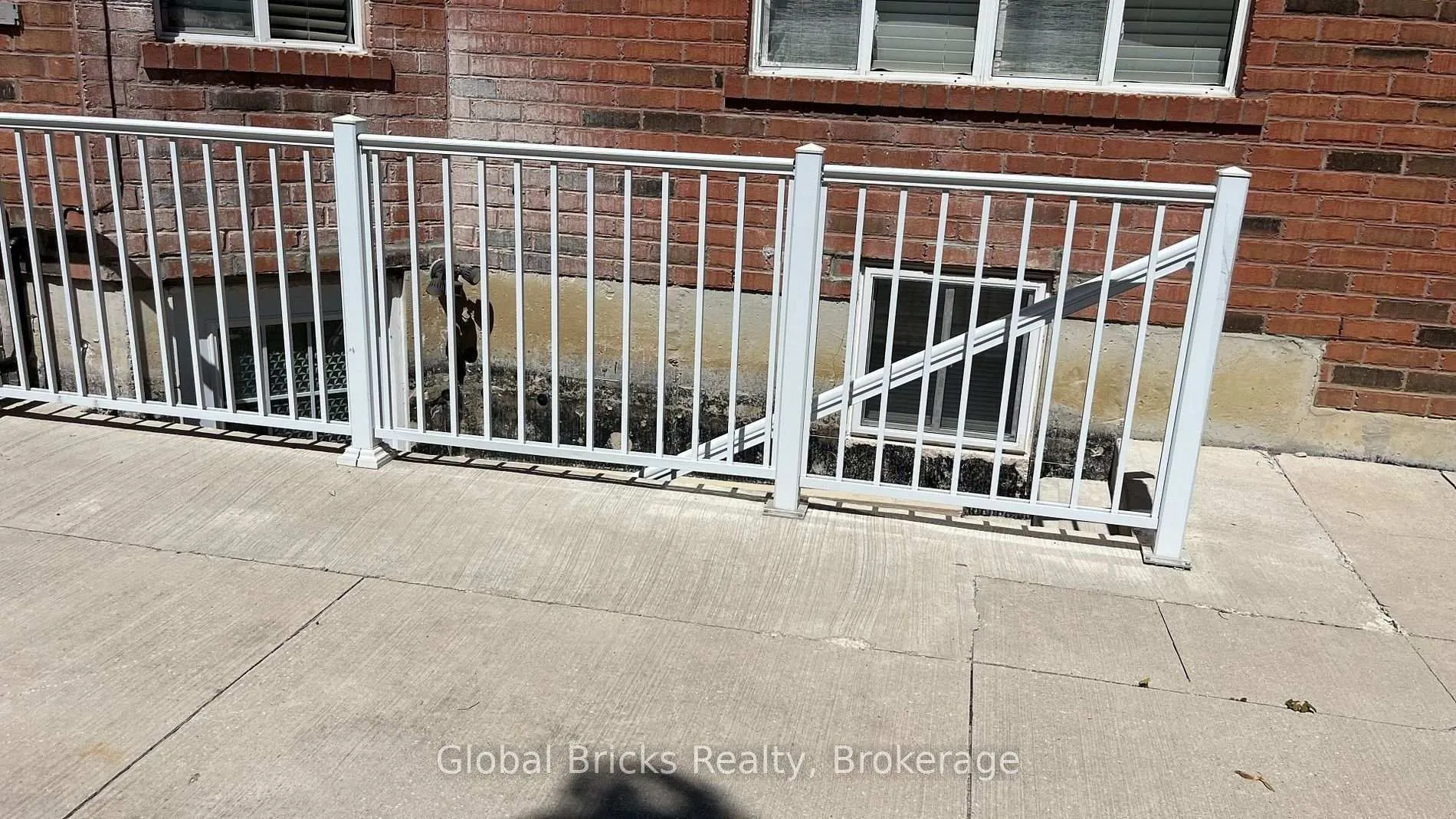 Photo 2 of Unit Basement, 11 Southbend Drive, Brampton, Snelgrove — HOMEH
