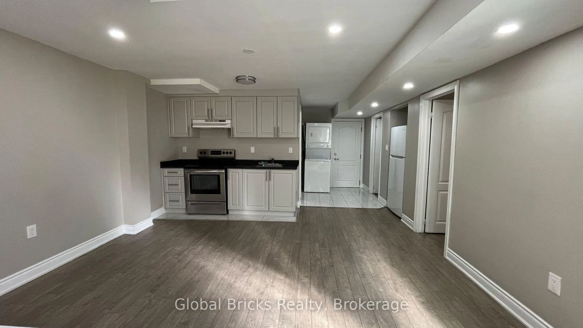 Photo 6 of Unit Basement, 11 Southbend Drive, Brampton, Snelgrove — HOMEH