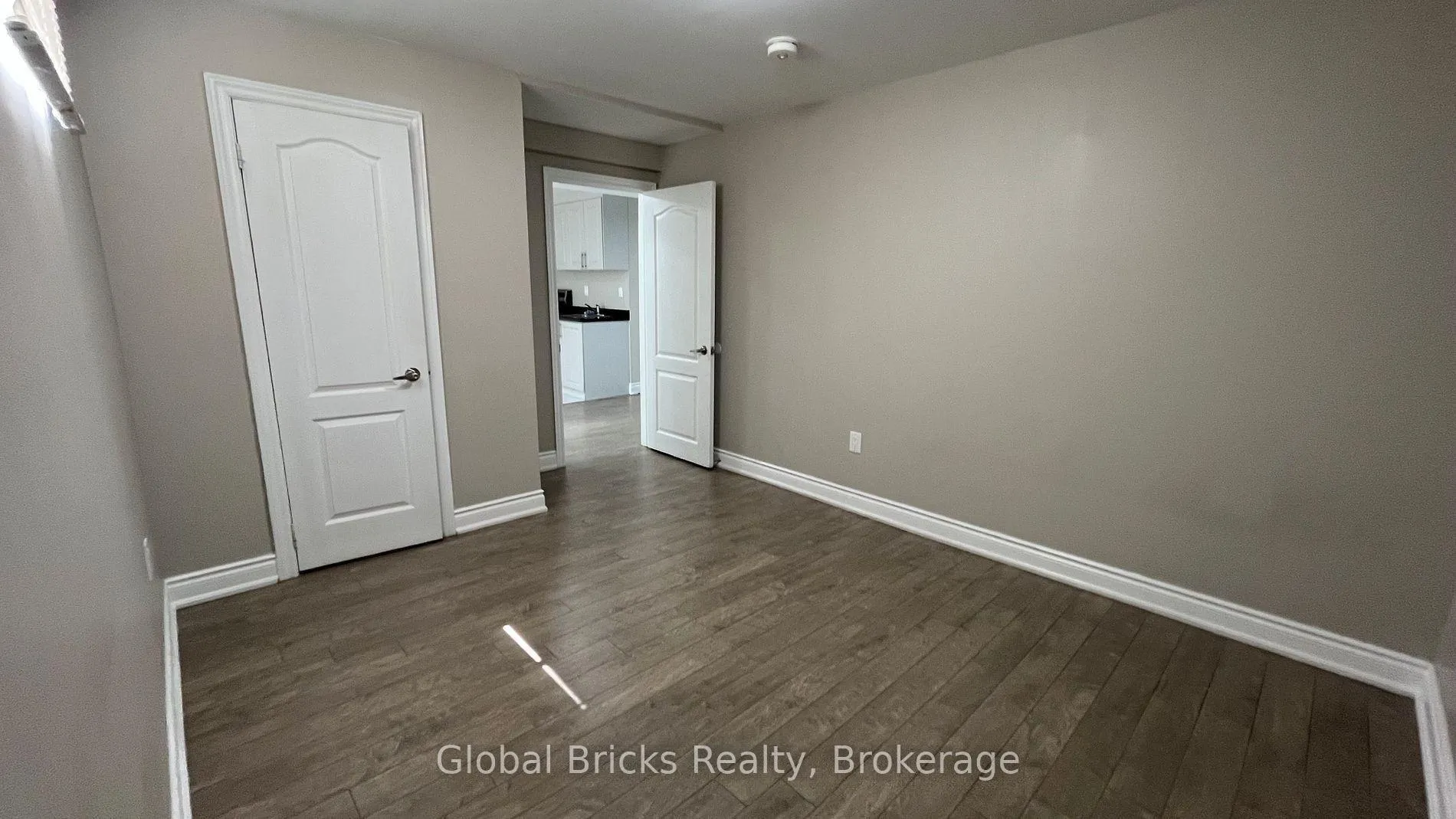 Photo 8 of Unit Basement, 11 Southbend Drive, Brampton, Snelgrove — HOMEH