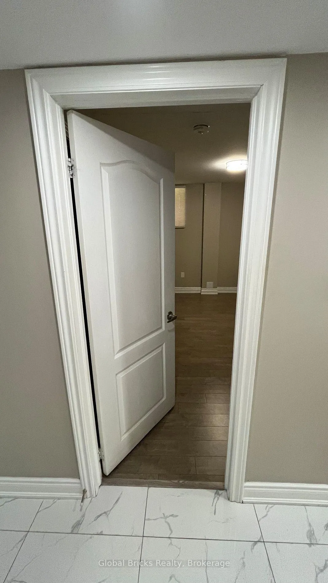 Photo 9 of Unit Basement, 11 Southbend Drive, Brampton, Snelgrove — HOMEH